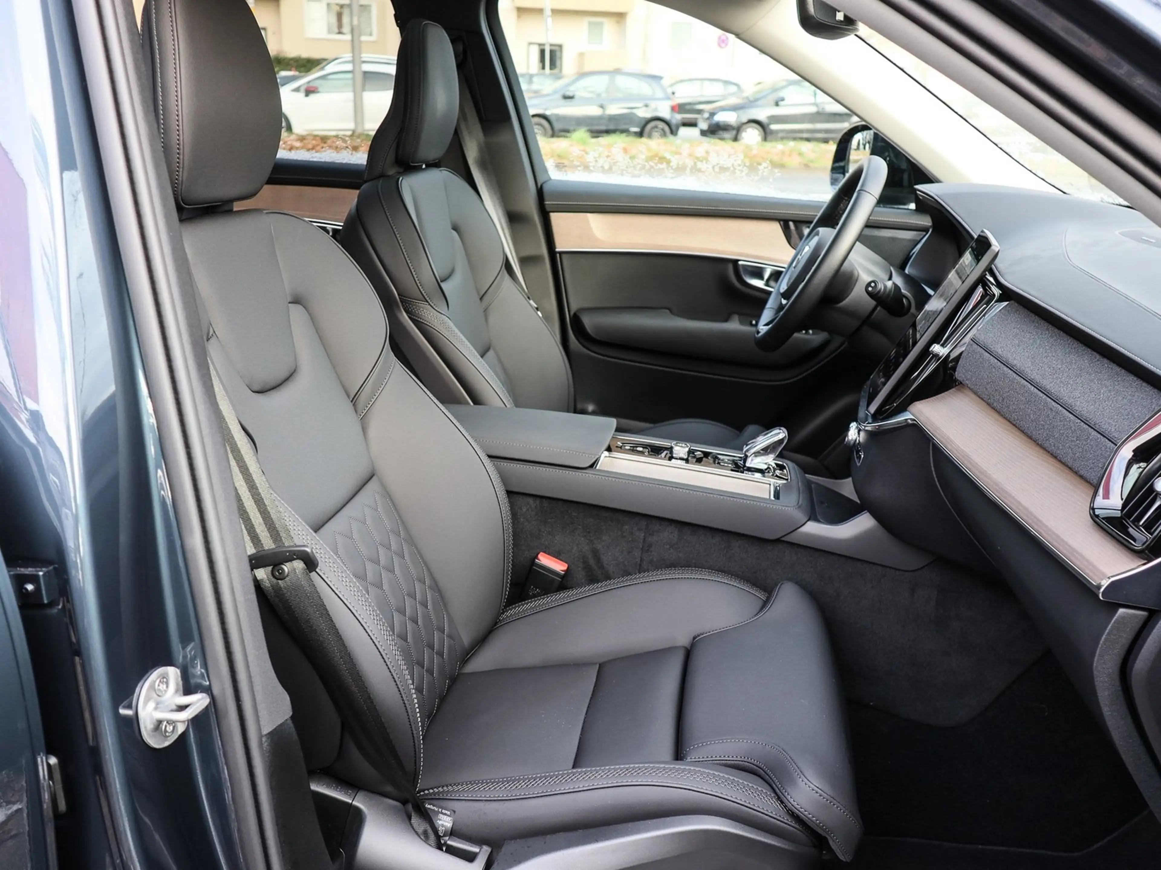 Volvo XC90 T8 AWD Reskin Plus Dark NP:95.230,-/PANO/360°/HK — photo 6