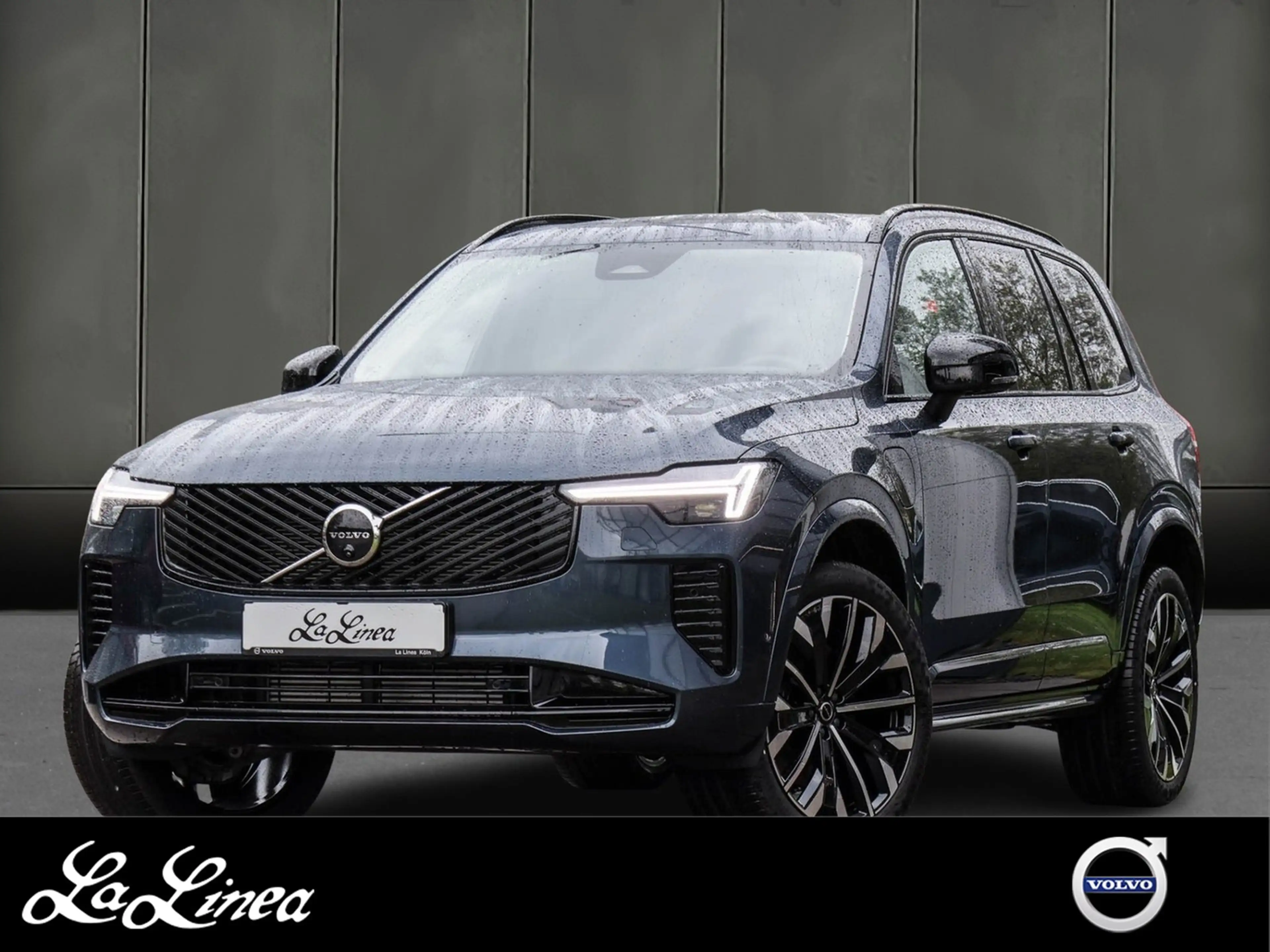 Volvo XC90 T8 AWD Reskin Plus Dark NP:95.230,-/PANO/360°/HK