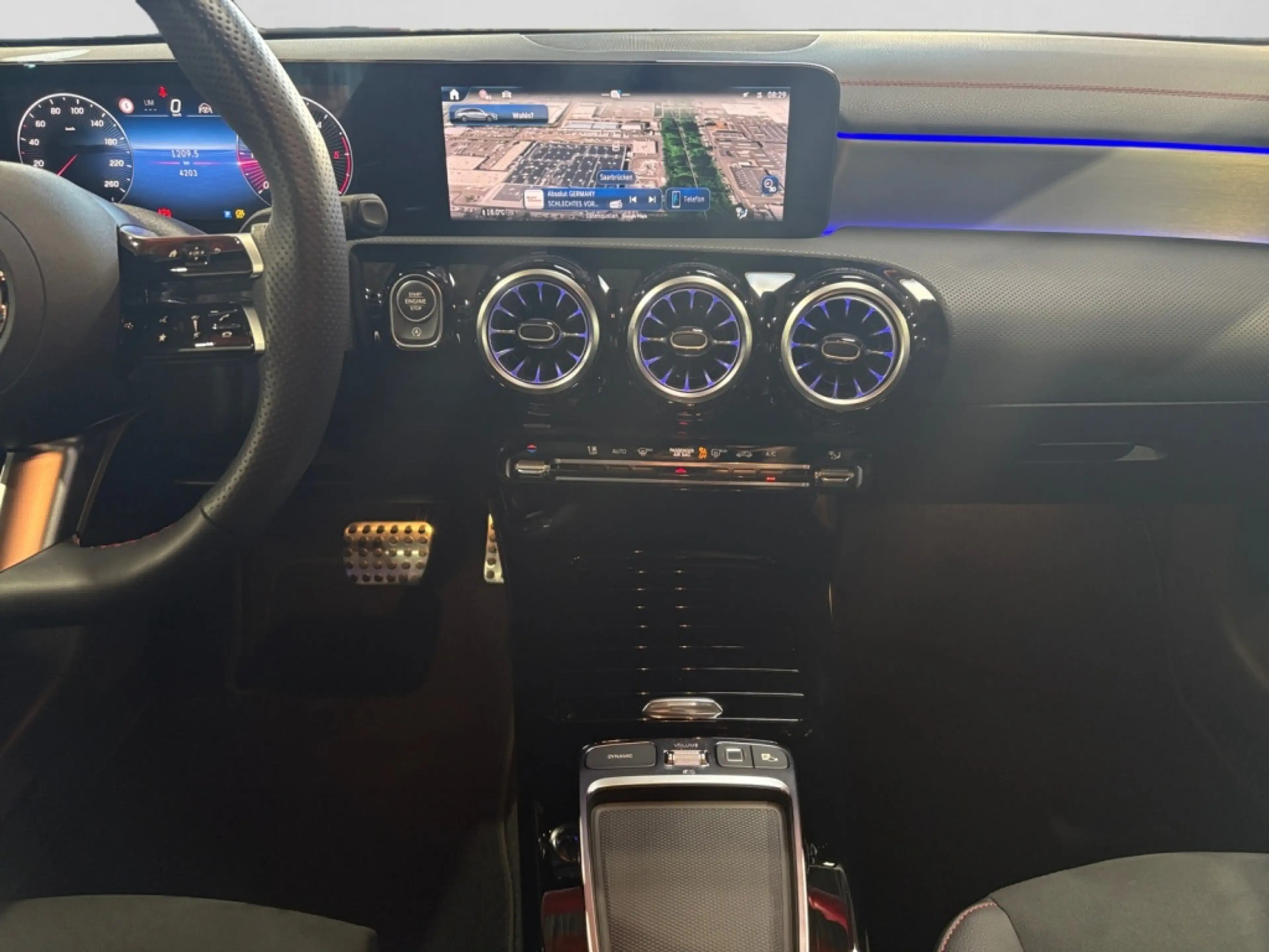 Mercedes-Benz CLA 220 d Shooting Brake AMG|MBEAM|NIGHT|MBUX|LM — photo 12