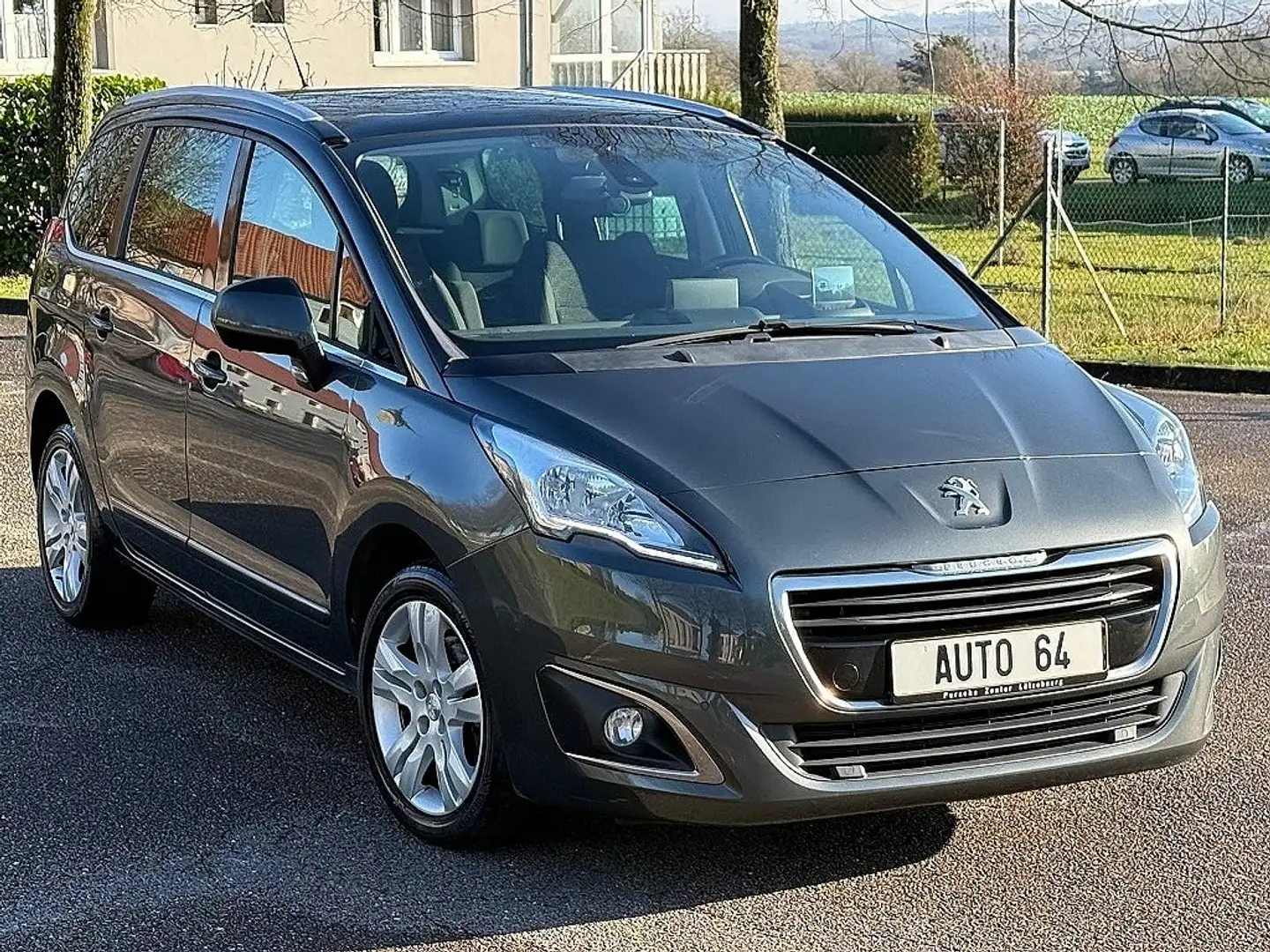Peugeot 5008 5008 1.6 HDI 120CV BVA 7 Places 1ère Main Gris - 1