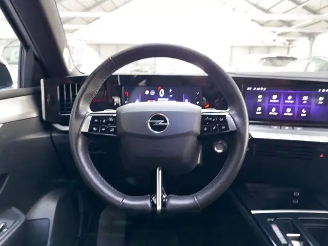 Opel Astra view 10