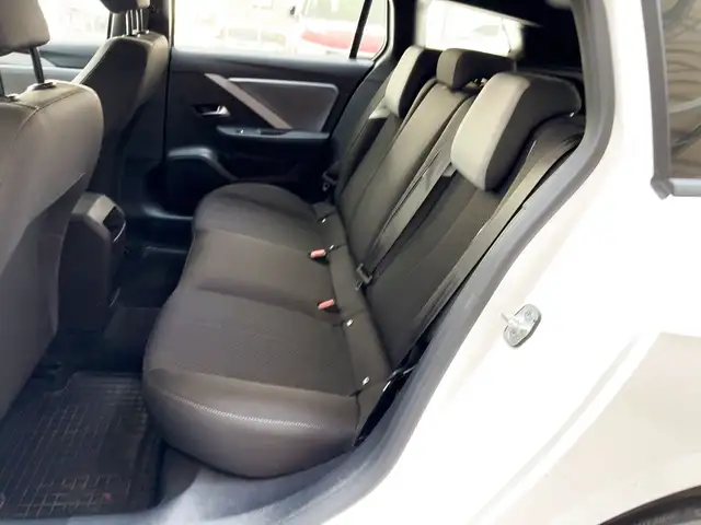 Opel Astra view 15