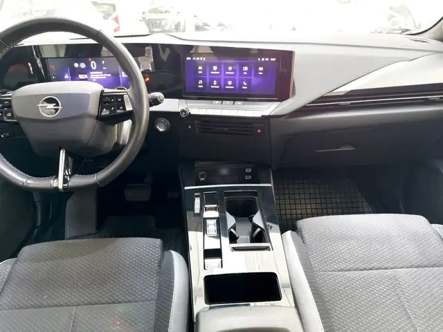 Opel Astra view 11