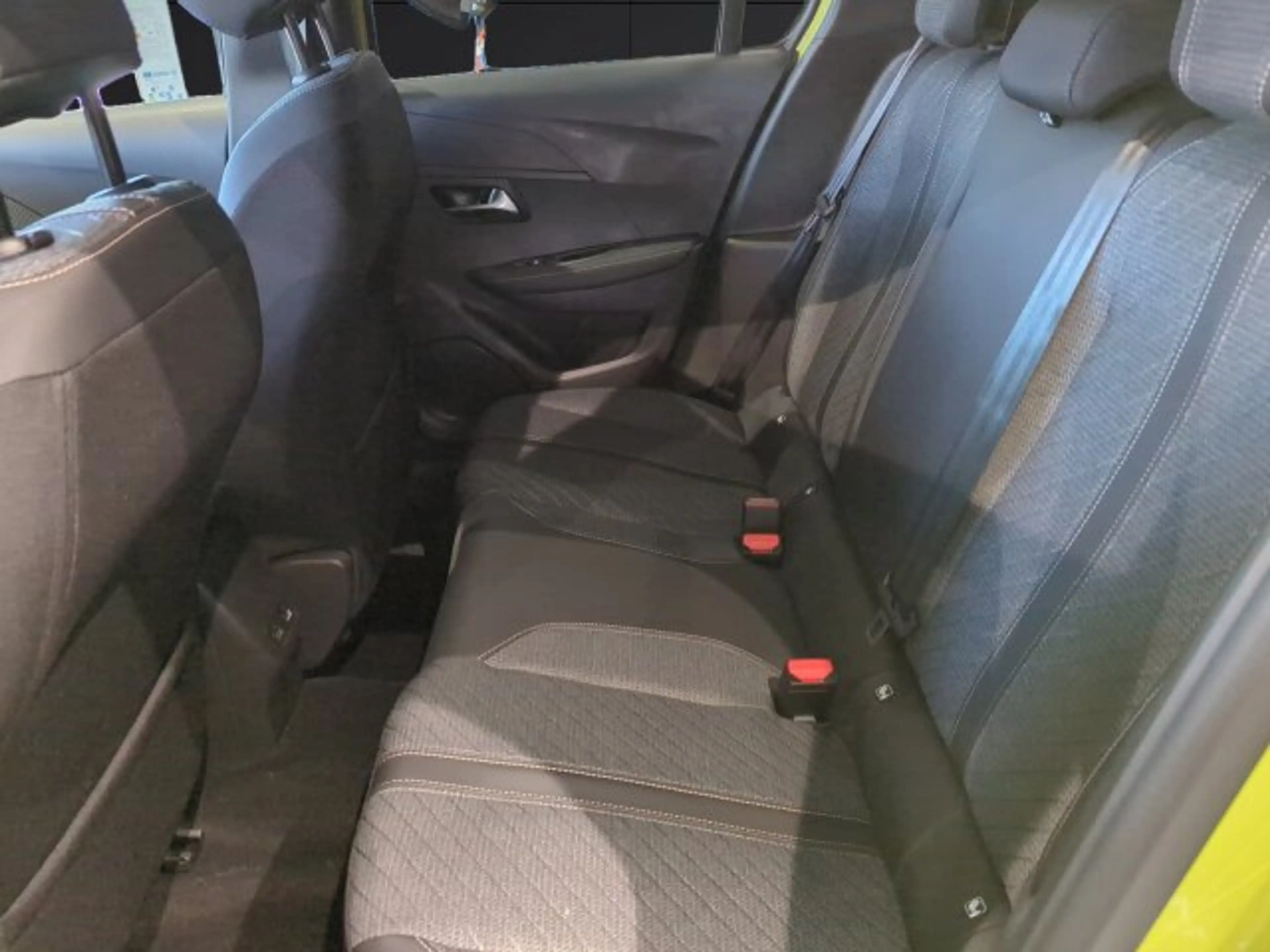 Peugeot 208 208 Allure 100 BAR +360°Kamera+Navigation+SHZ+ — photo 15