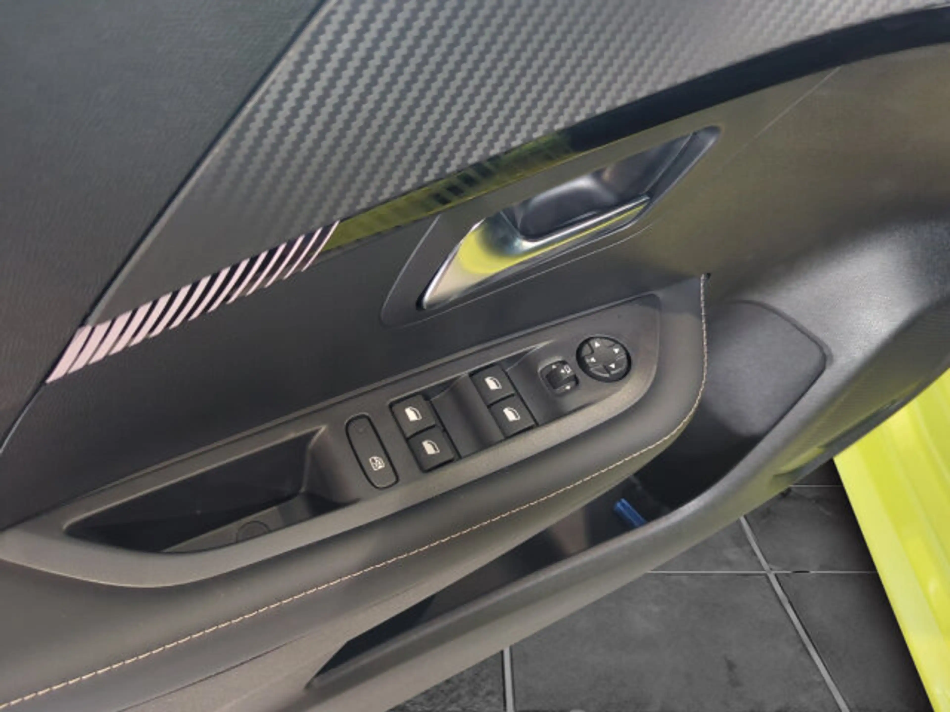 Peugeot 208 208 Allure 100 BAR +360°Kamera+Navigation+SHZ+ — photo 8