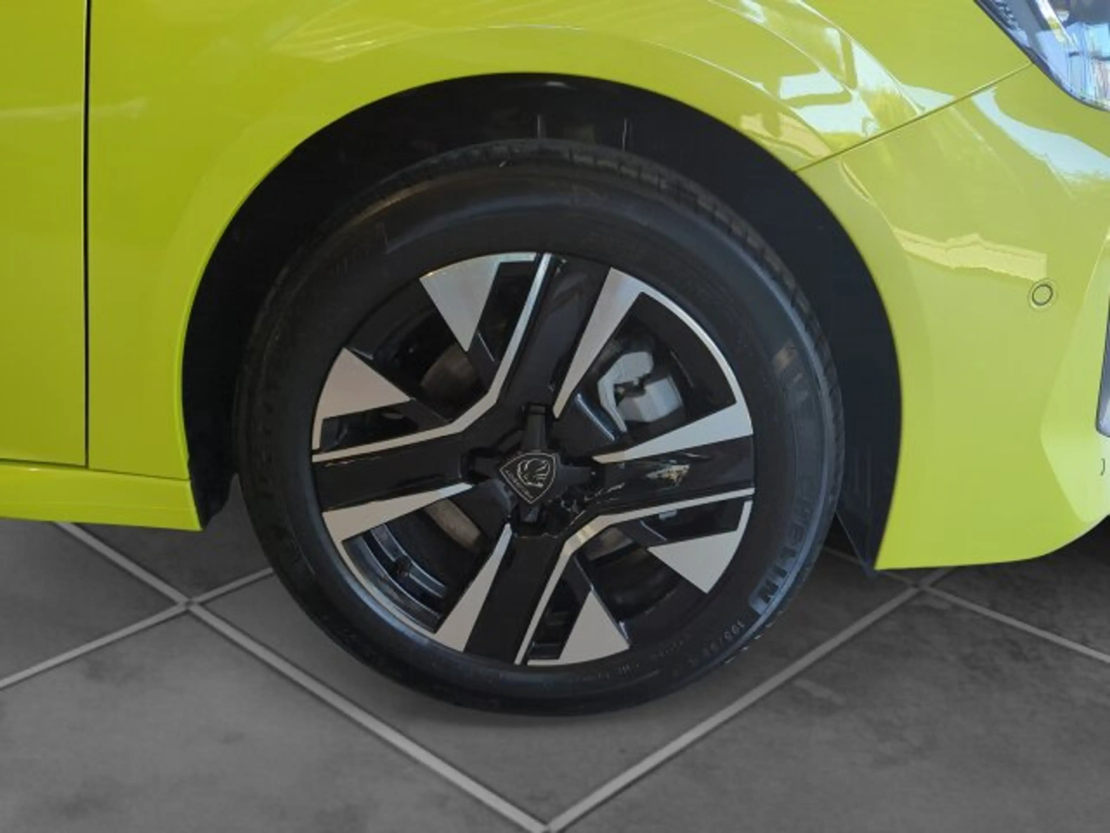 Peugeot 208 208 Allure 100 BAR +360°Kamera+Navigation+SHZ+ — photo 6