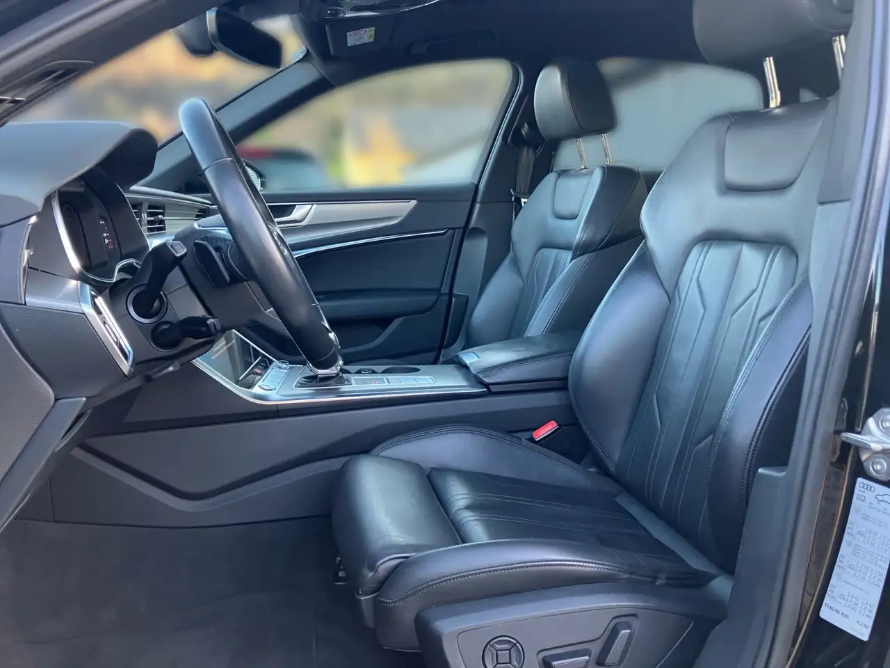Audi A6 55TFSI quattro S-tronic / Pano, LED 13