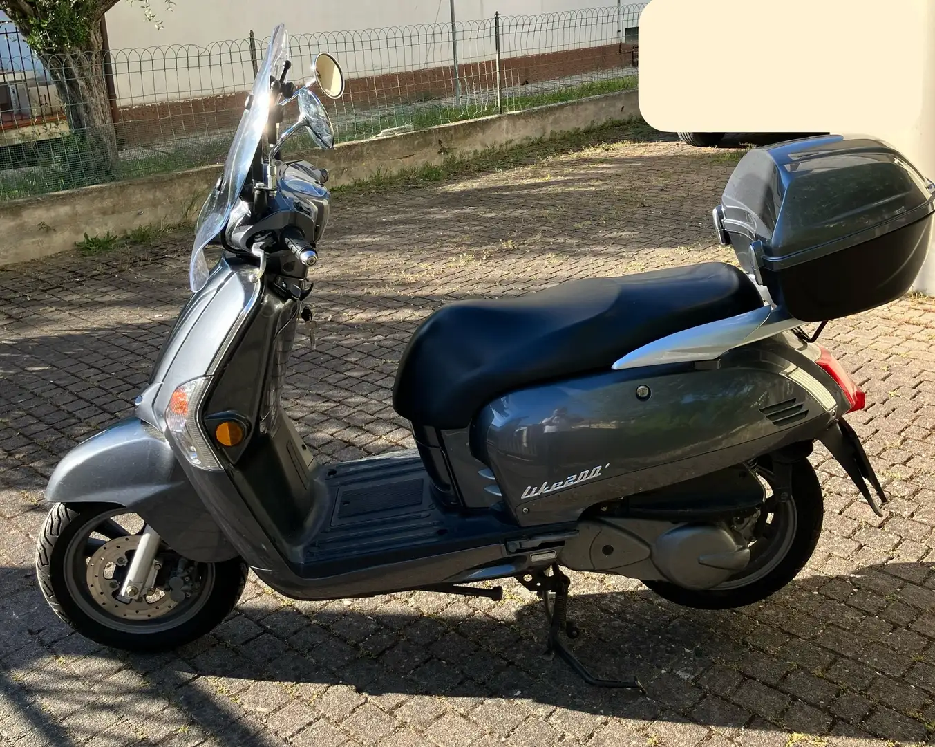 Kymco Like 200i Plateado - 1