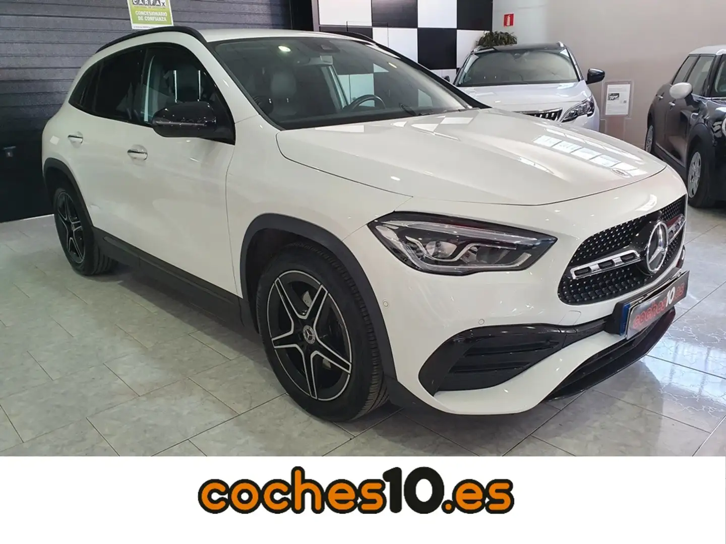 Mercedes-Benz GLA 200 7G-DCT Blanc - 1