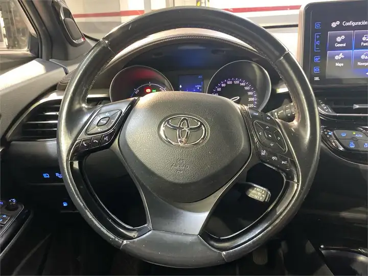 Toyota C-HR 2018, foto 13