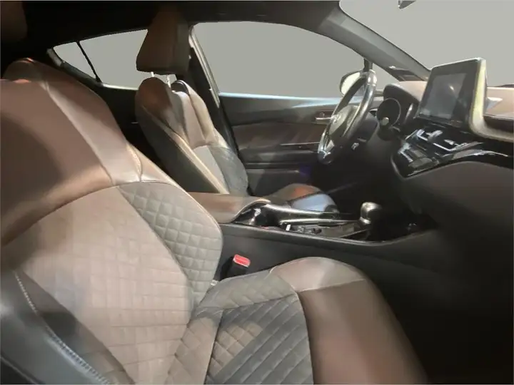Toyota C-HR 2018, foto 6