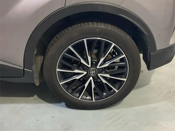 Toyota C-HR 2018, foto 16