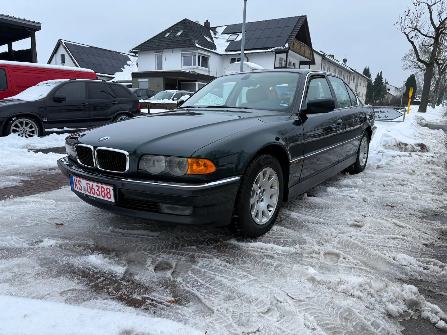 BMW 735 i V8 e38 Xenon Standheizung beiges Leder Navi 16:9 Grün - 1