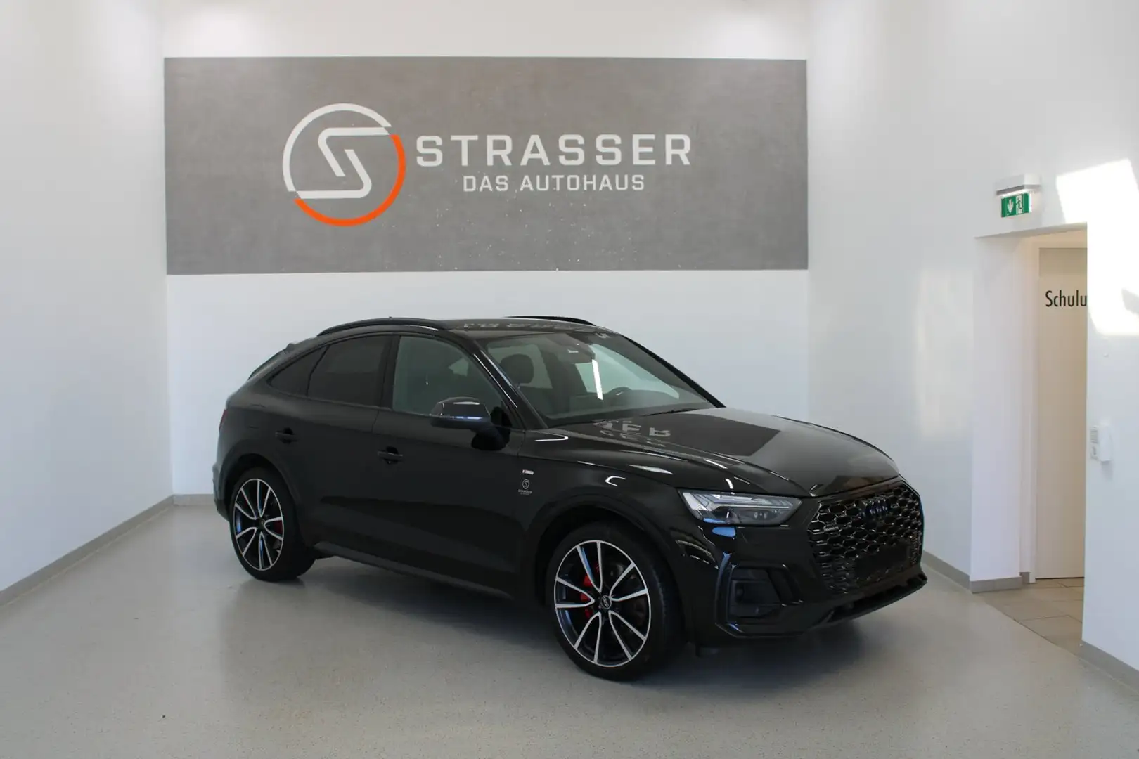 Audi Q5 55 TFSI e quattro S line Schwarz - 1