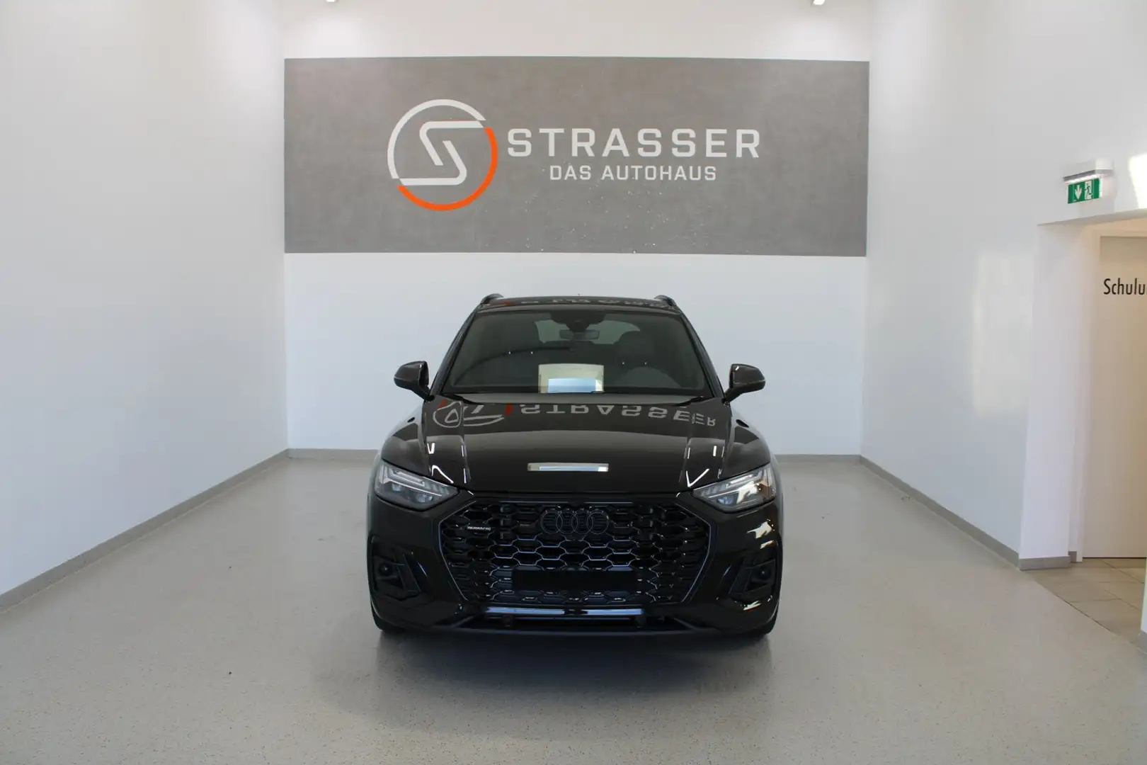 Audi Q5 55 TFSI e quattro S line Schwarz - 2