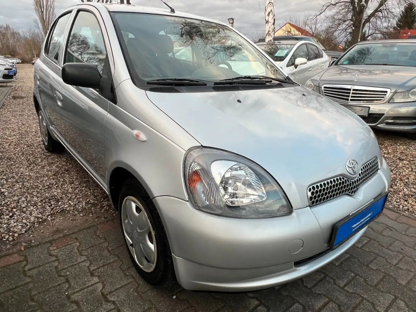 Toyota Yaris VVT-i*1.HD*Klima*77.TKM*E-Paket*TÜV NEU Silber - 2