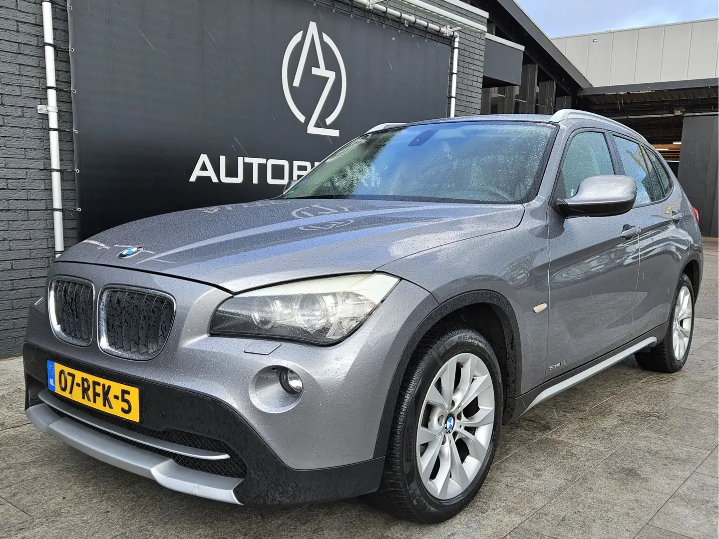 BMW X1 sDrive18i Executive *AC*Navi*Automaat Grijs - 2