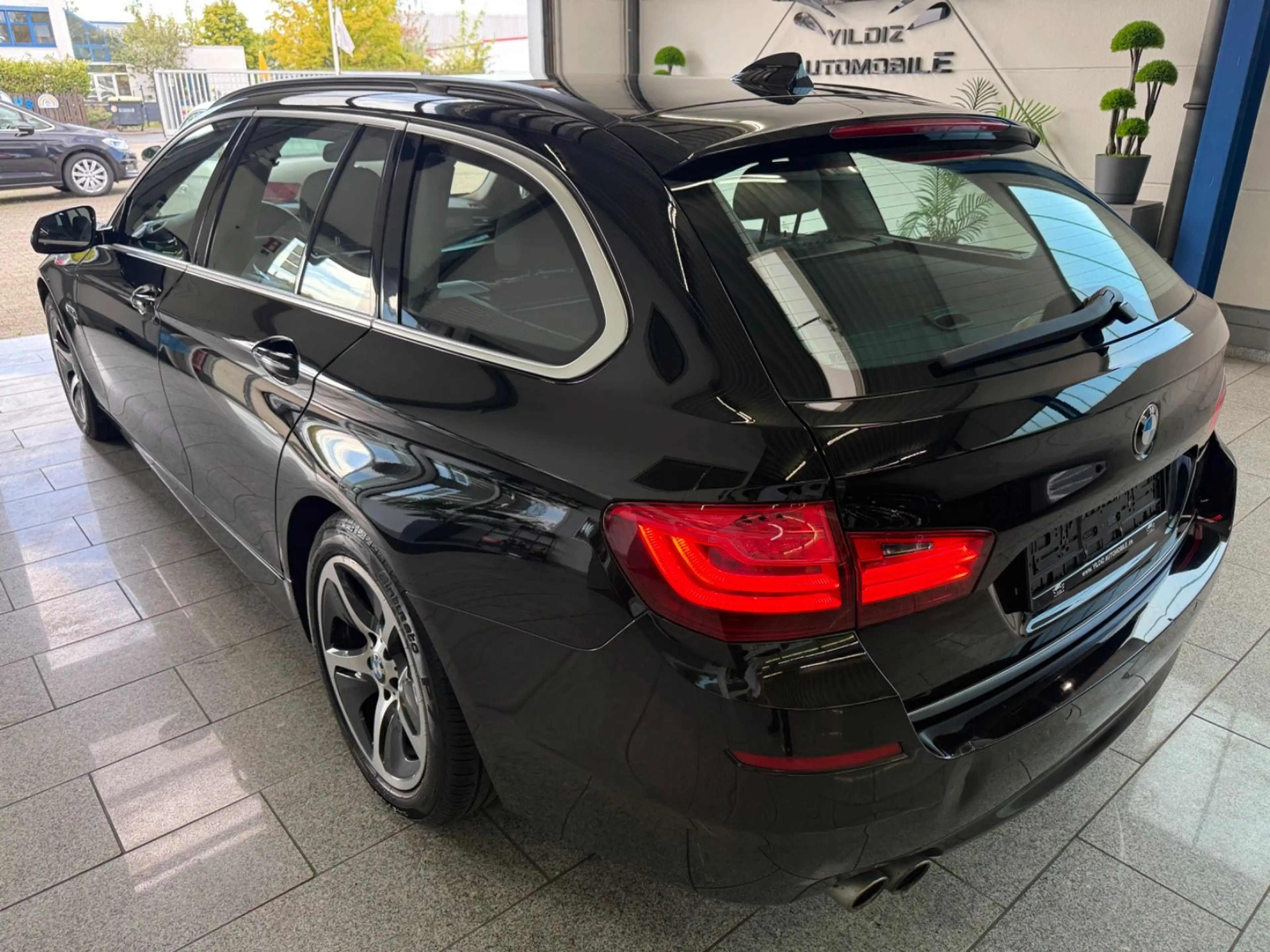 BMW 520 d*AUTOM*BI-XEN*NAVI*TMP*PDC*LED*4XSHZ*LEDER — photo 9