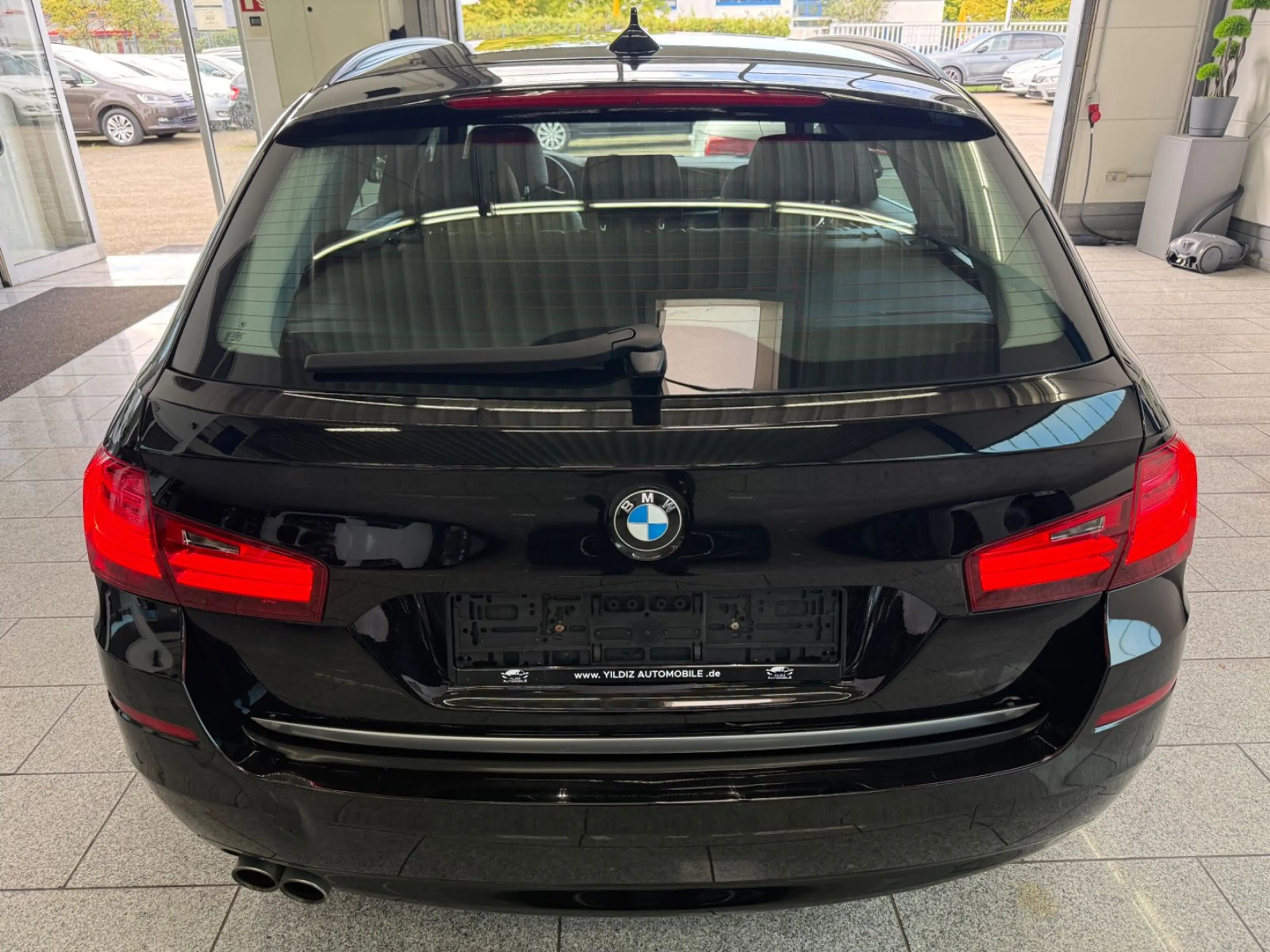 BMW 520 d*AUTOM*BI-XEN*NAVI*TMP*PDC*LED*4XSHZ*LEDER — photo 8