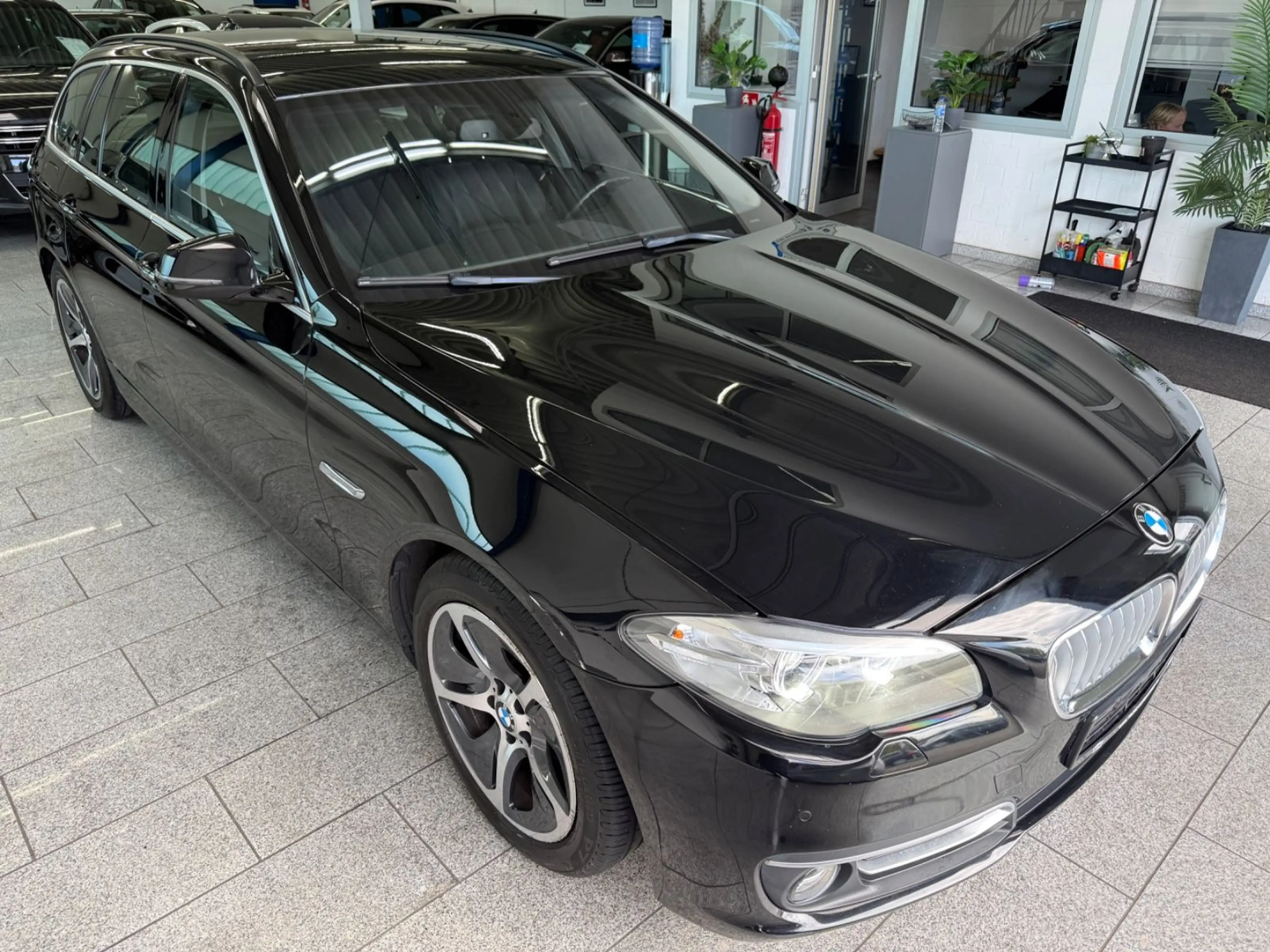 BMW 520 d*AUTOM*BI-XEN*NAVI*TMP*PDC*LED*4XSHZ*LEDER — photo 5