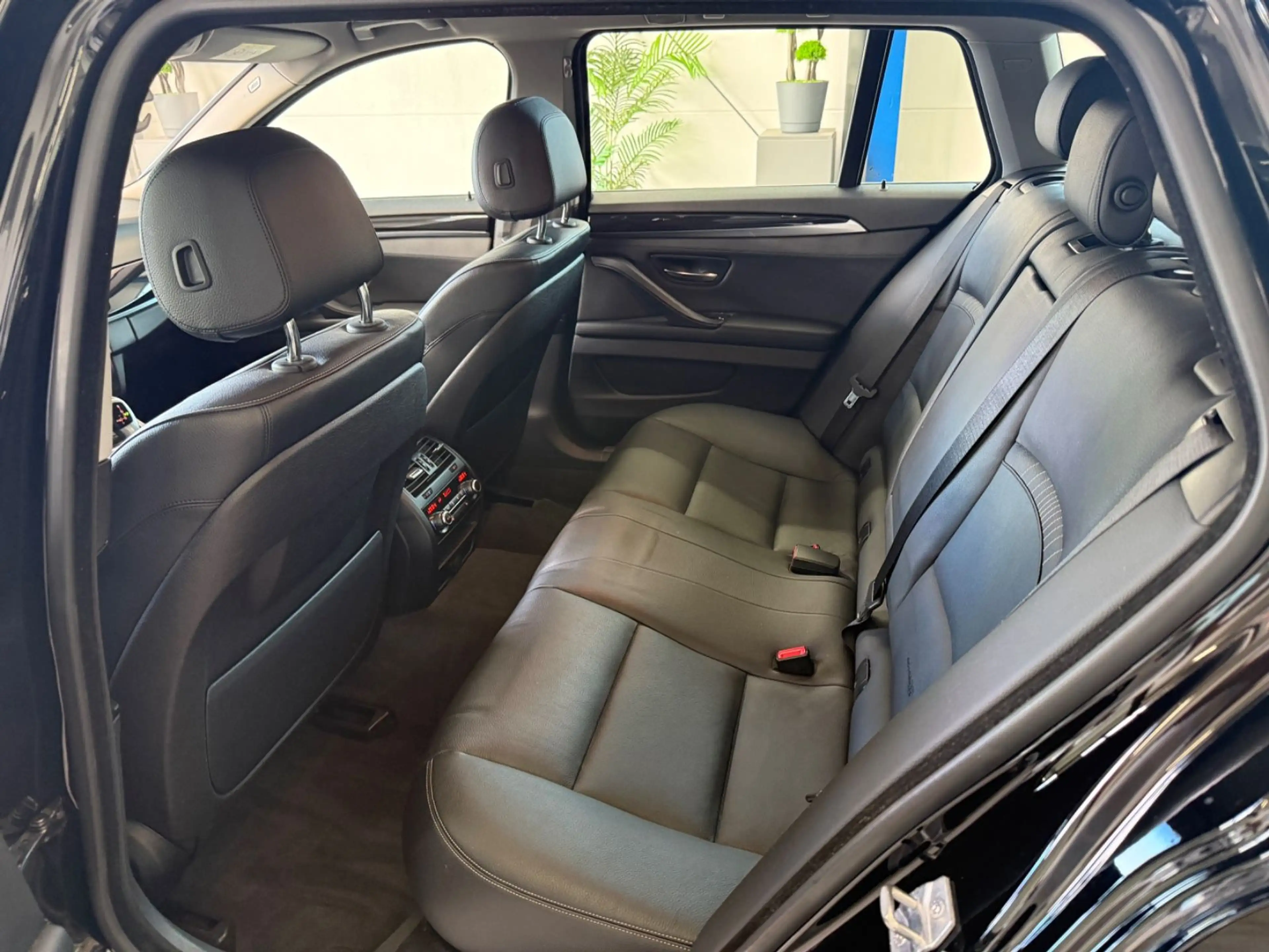 BMW 520 d*AUTOM*BI-XEN*NAVI*TMP*PDC*LED*4XSHZ*LEDER — photo 15