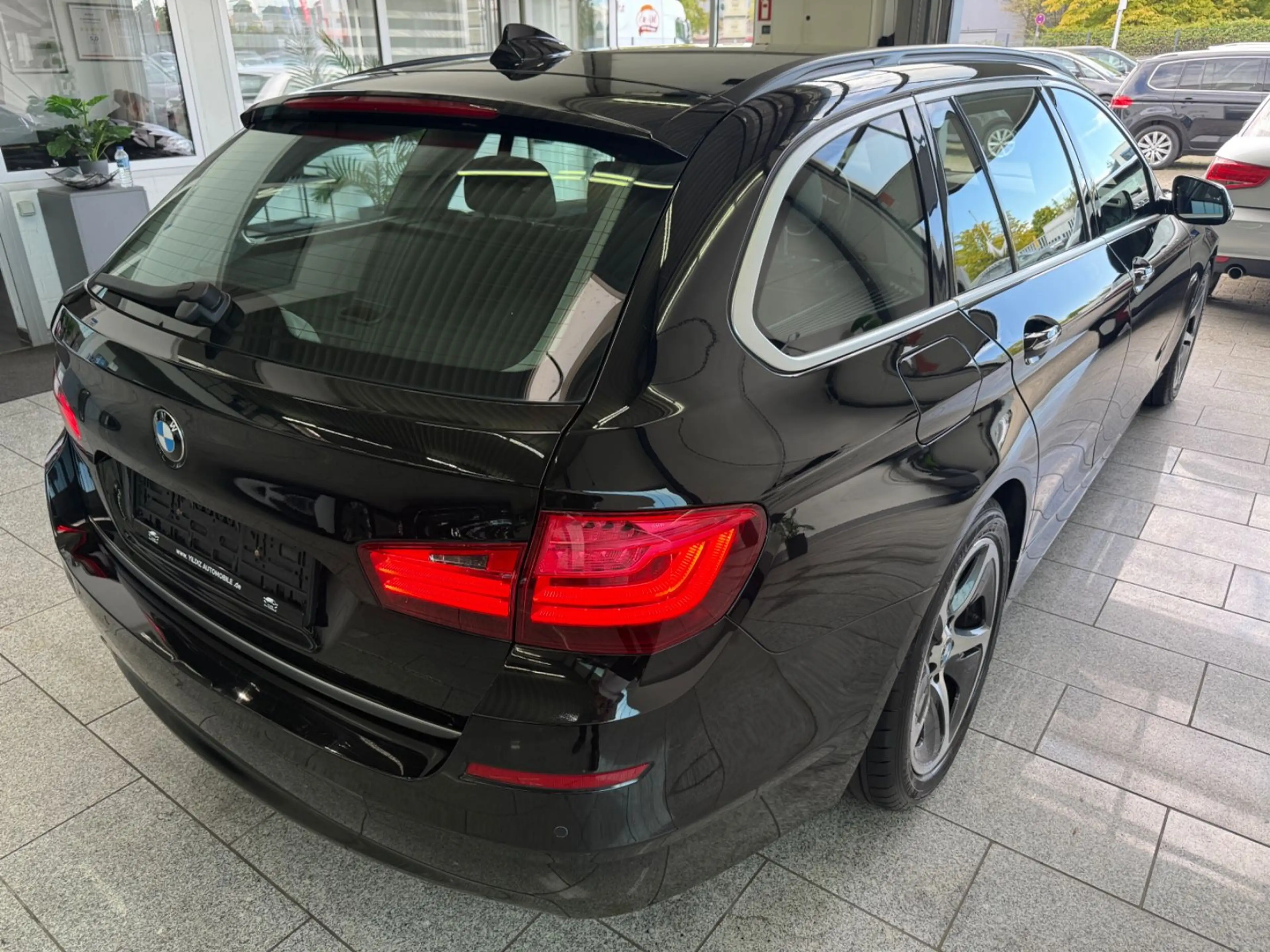 BMW 520 d*AUTOM*BI-XEN*NAVI*TMP*PDC*LED*4XSHZ*LEDER — photo 7