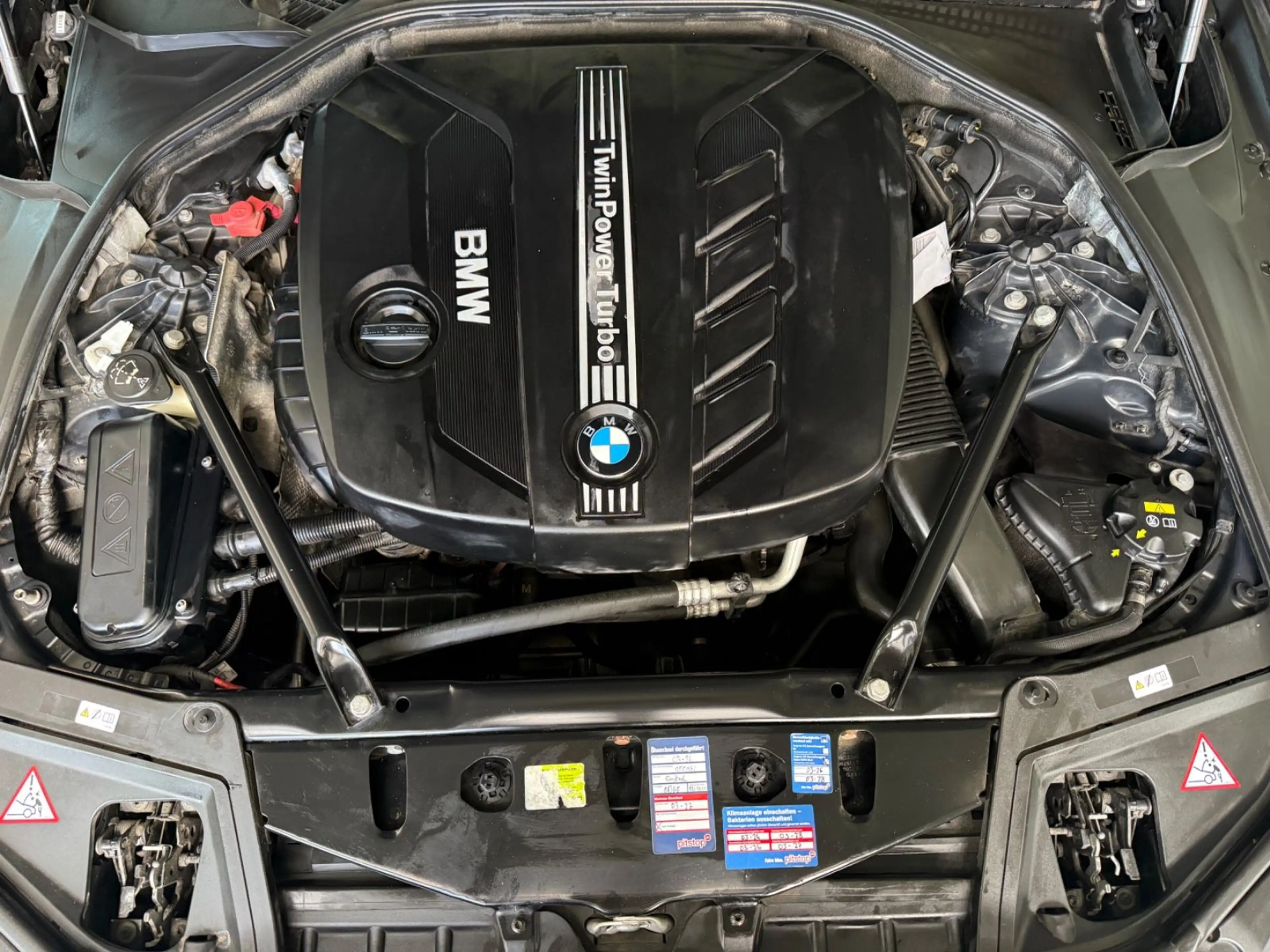 BMW 520 d*AUTOM*BI-XEN*NAVI*TMP*PDC*LED*4XSHZ*LEDER — photo 10