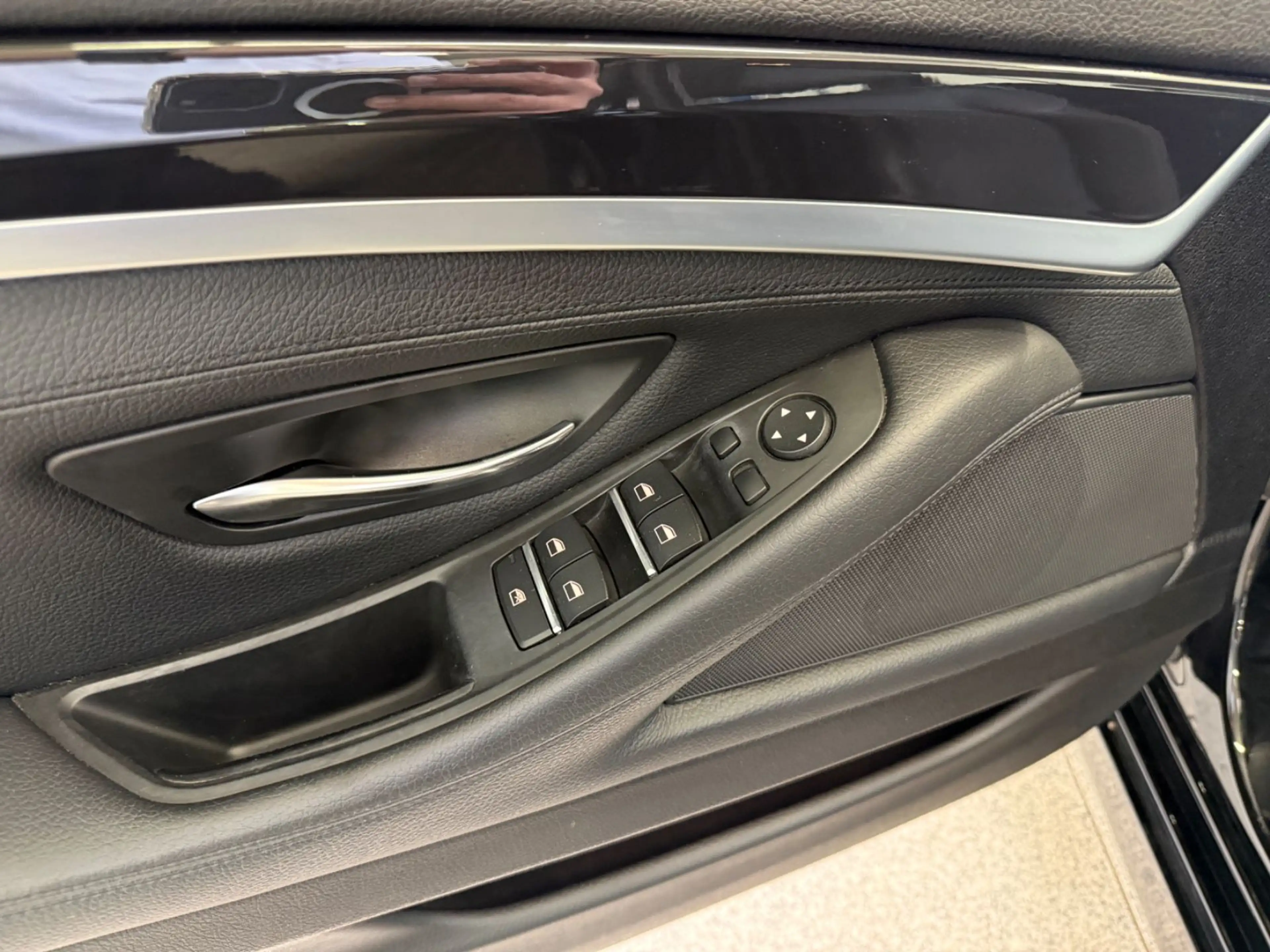 BMW 520 d*AUTOM*BI-XEN*NAVI*TMP*PDC*LED*4XSHZ*LEDER — photo 13