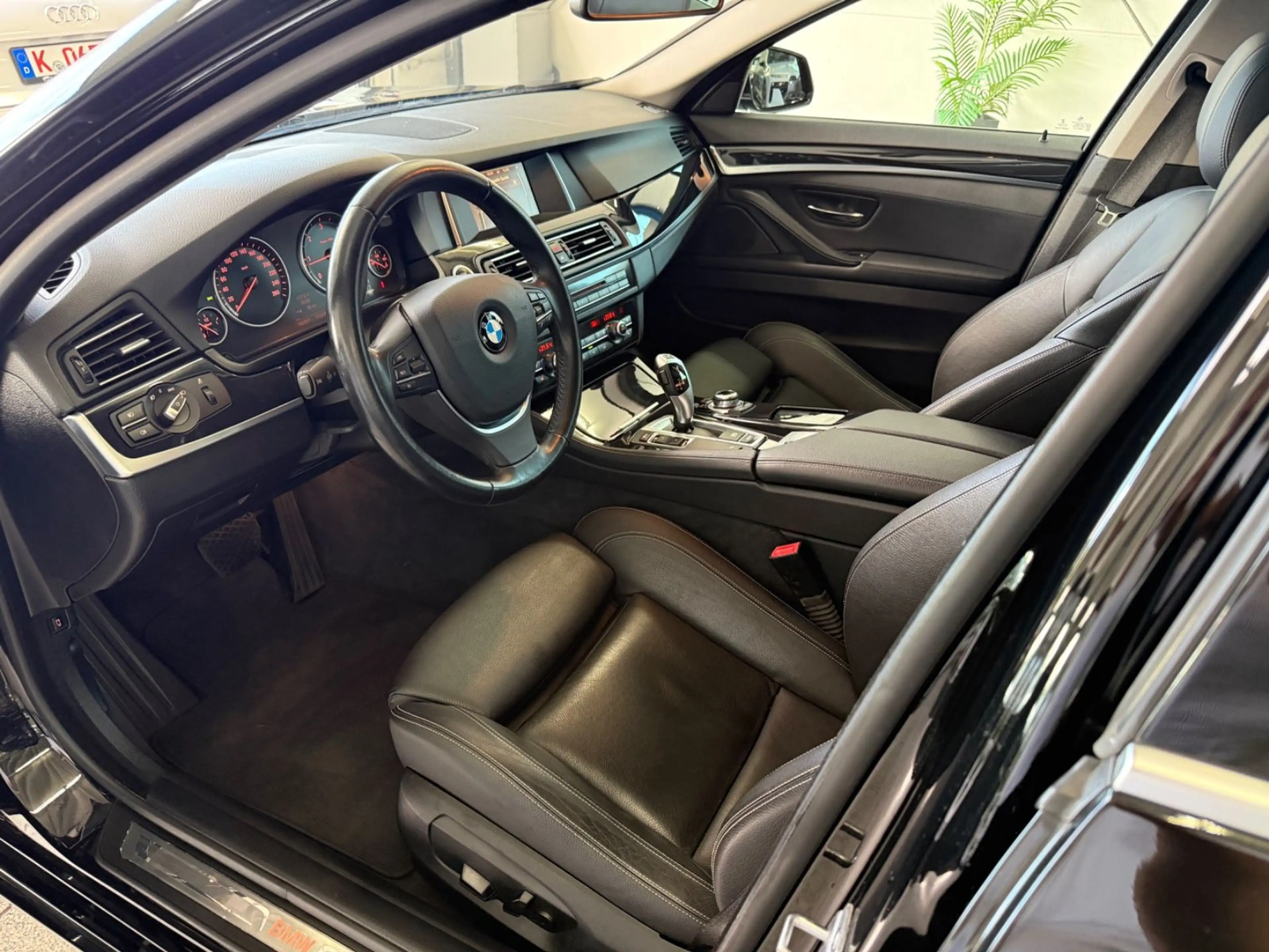 BMW 520 d*AUTOM*BI-XEN*NAVI*TMP*PDC*LED*4XSHZ*LEDER — photo 14