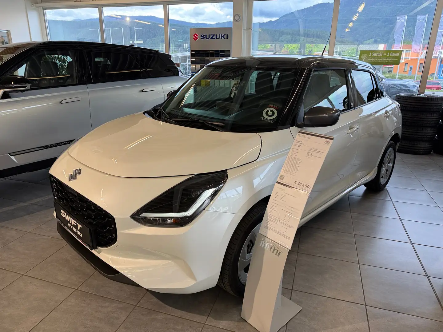 Suzuki Swift Swift 1,2 Hybrid Allgrip "shine" Weiß - 1