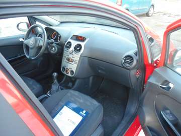 Bild 13 Opel Corsa 5-Türer 1.4 16V Selection