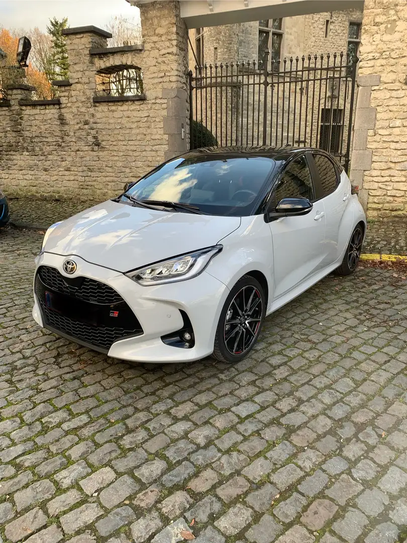 Toyota Yaris Hybride GR LINE full cam/carplay/sieg-vol chauf… - 1