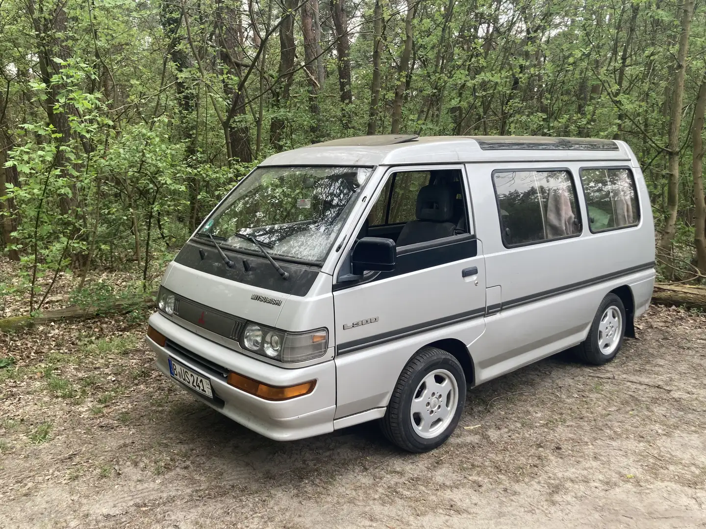 Mitsubishi L300 L 300 KAT Luxus - 1