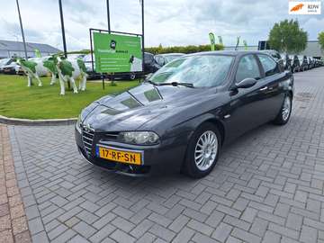 1.8 T.Spark Distinctive / Leuke auto / APK maart 2