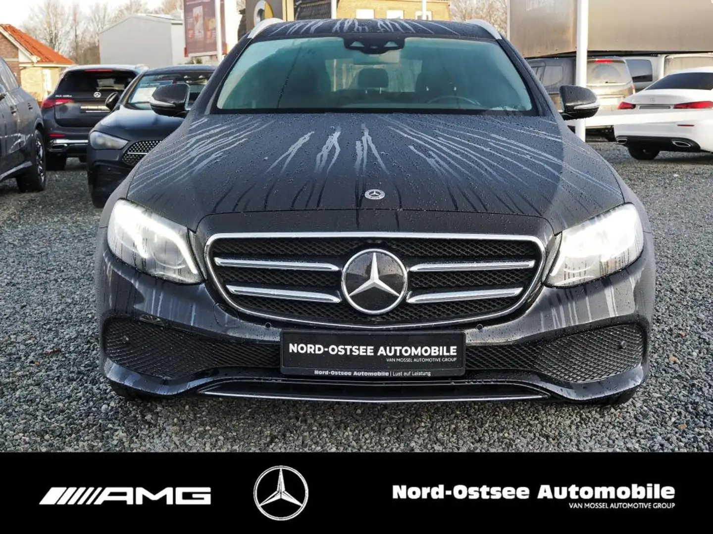 Mercedes-Benz E 300 T de AVANTGARDE COMAND KAMERA HUD AHK Schwarz - 2