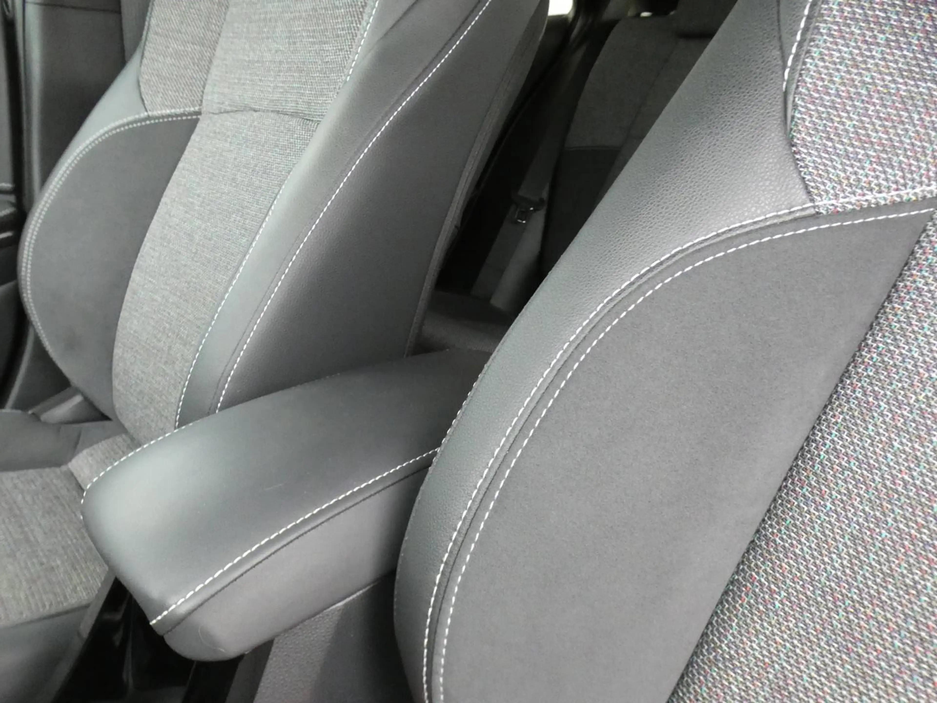 Toyota Corolla HB 1.8 Hybrid STYLE+TECH PACK 140pk +Dodehoek +Stuurwielverwarming +Zetelverwarming +Half leder +GPS — photo 13