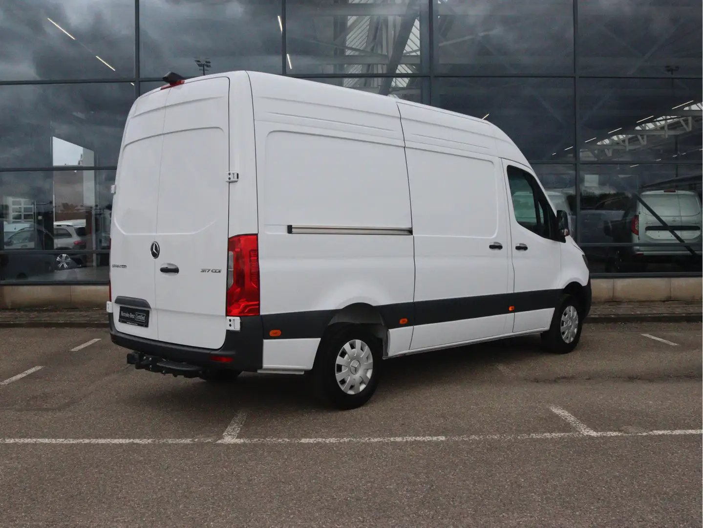 Mercedes-Benz Sprinter 317 CDI L2H2 Pro | AIRCO/CAMERA/CRUISE/3.500KG AHW Wit - 2