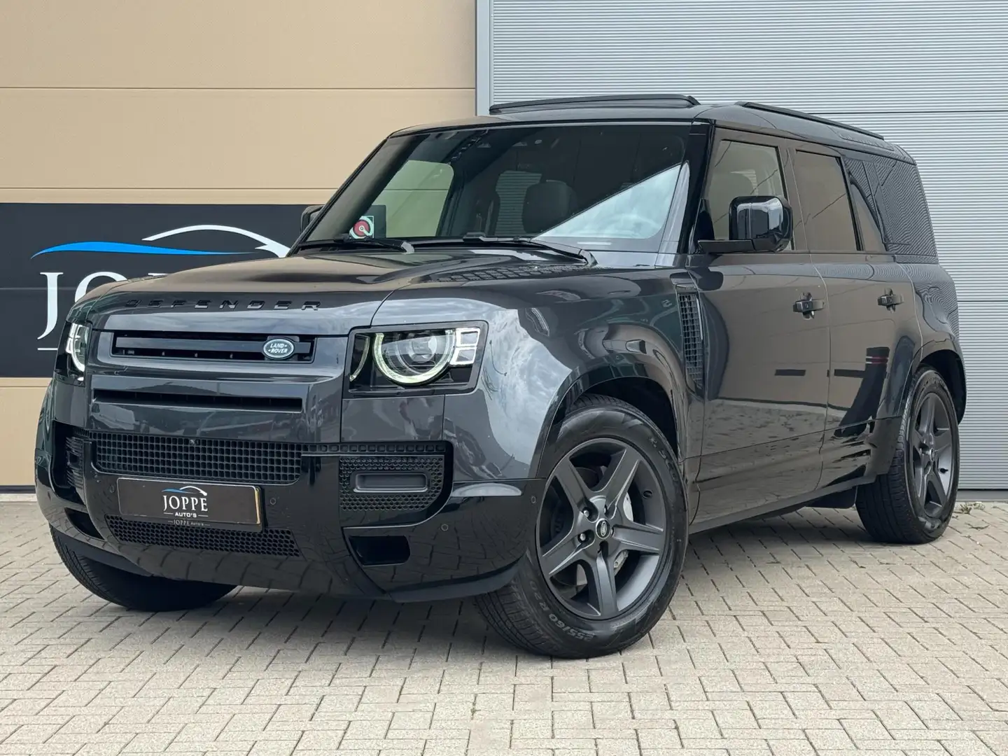 Land Rover Defender 110 2.0 P300e 110 X-Dynamic SE |Pano|Elek trek|Hea Grijs - 1