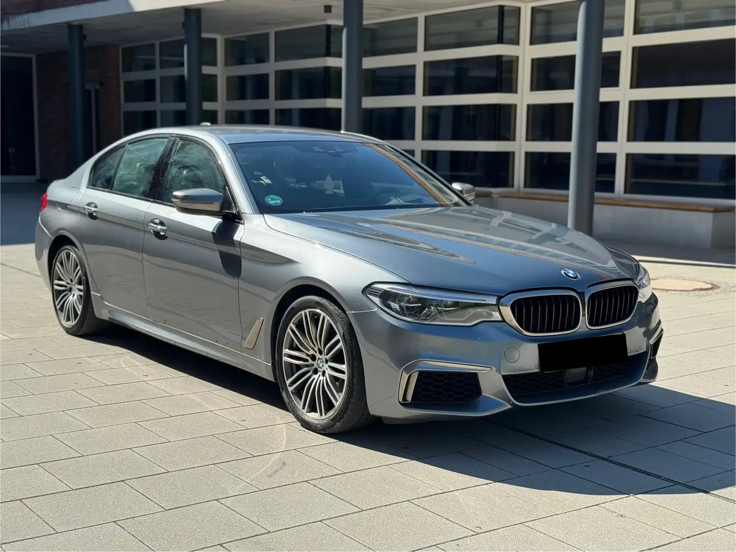 BMW M550 M550d X-Drive Head Up ACC Belüftung 360 Grad Grau - 1