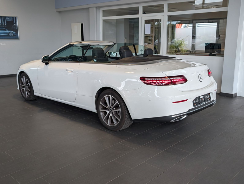 Mercedes-Benz E 200 Cabrio*LED*Leder*KAM*AHK*Sitzh.*Navi* — photo 4