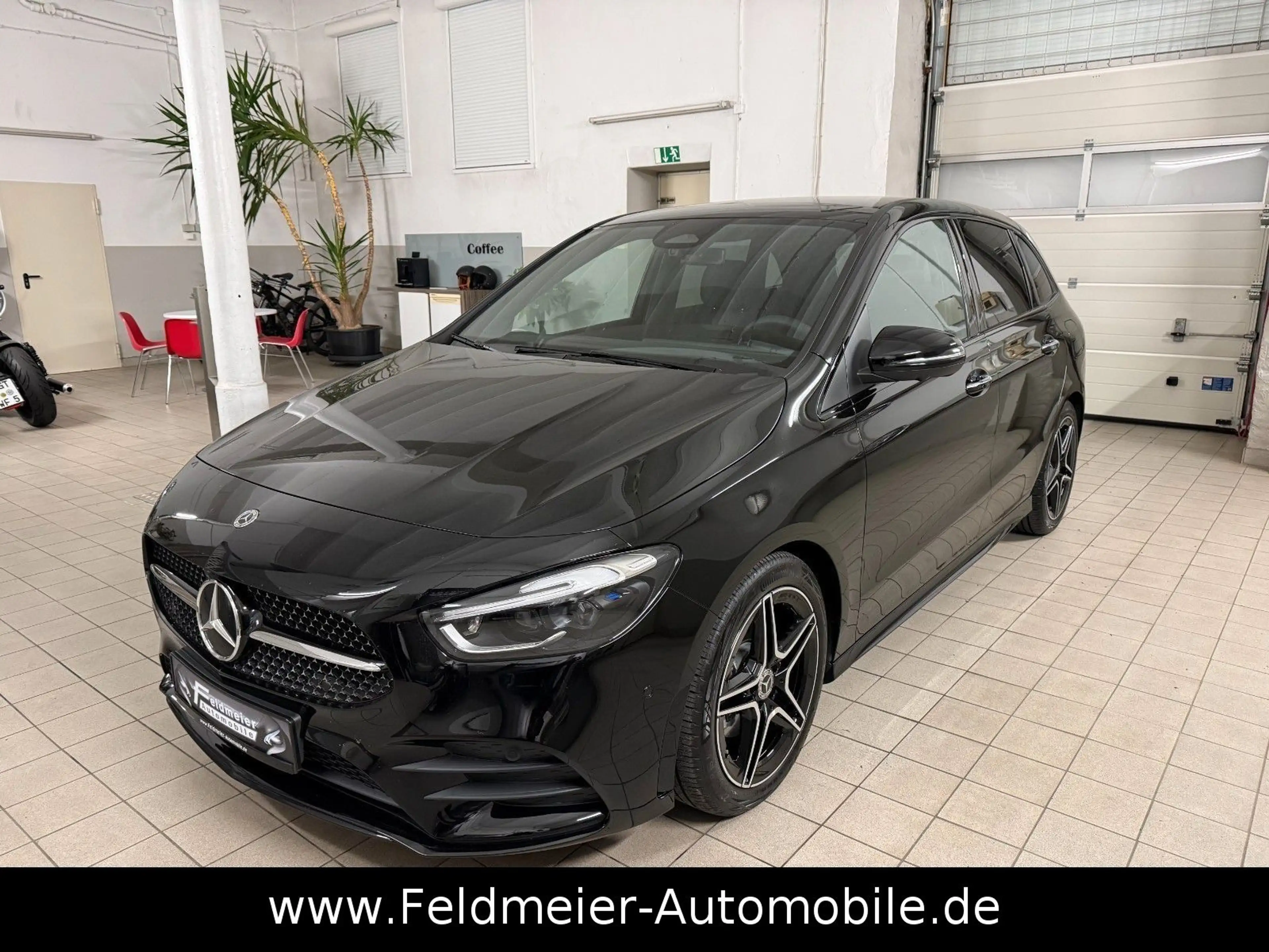 Mercedes-Benz B 200 AMG*Night*Panorama*Totw*AHK*Multi-LED360°