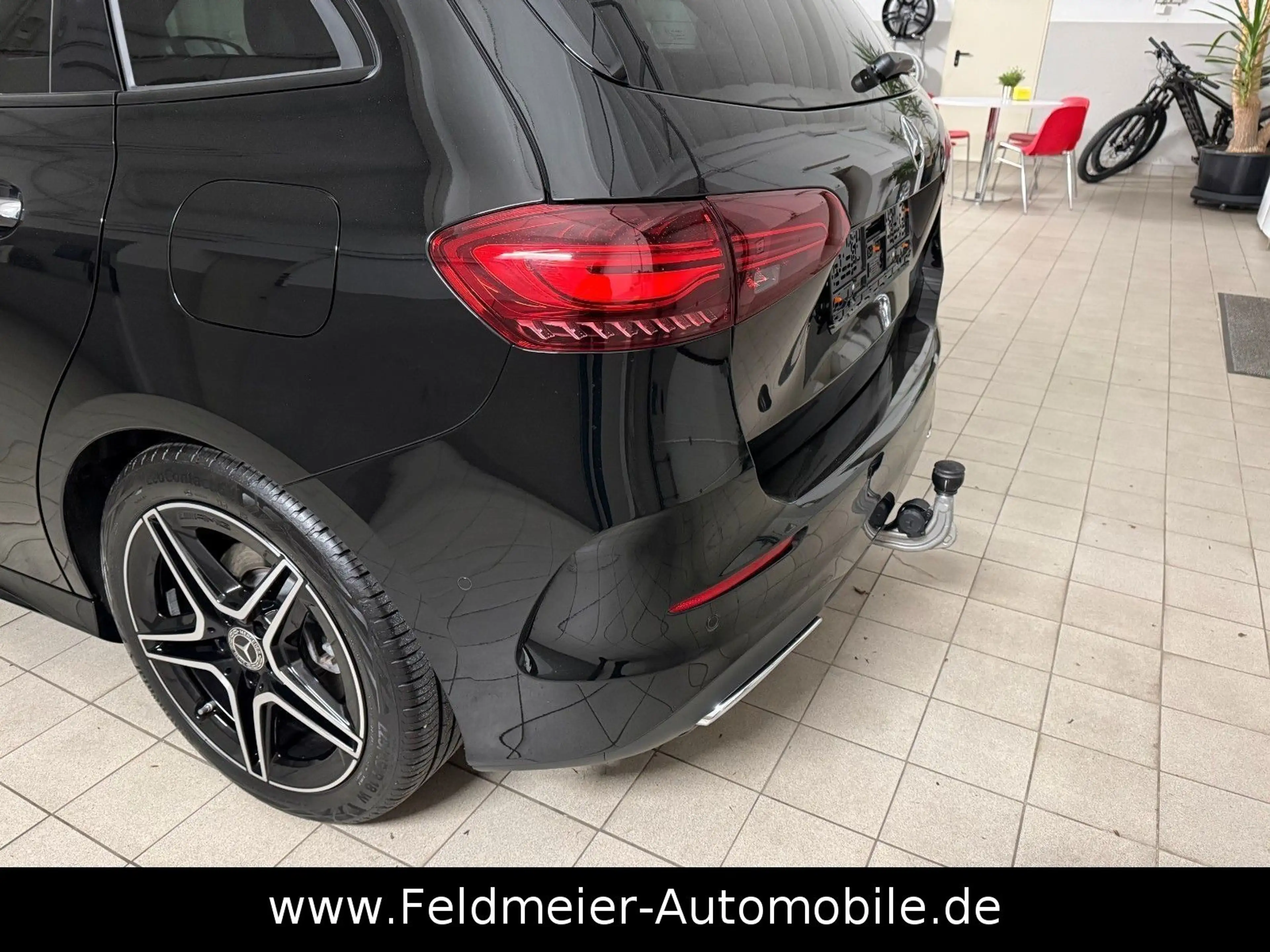 Mercedes-Benz B 200 AMG*Night*Panorama*Totw*AHK*Multi-LED360° — photo 3