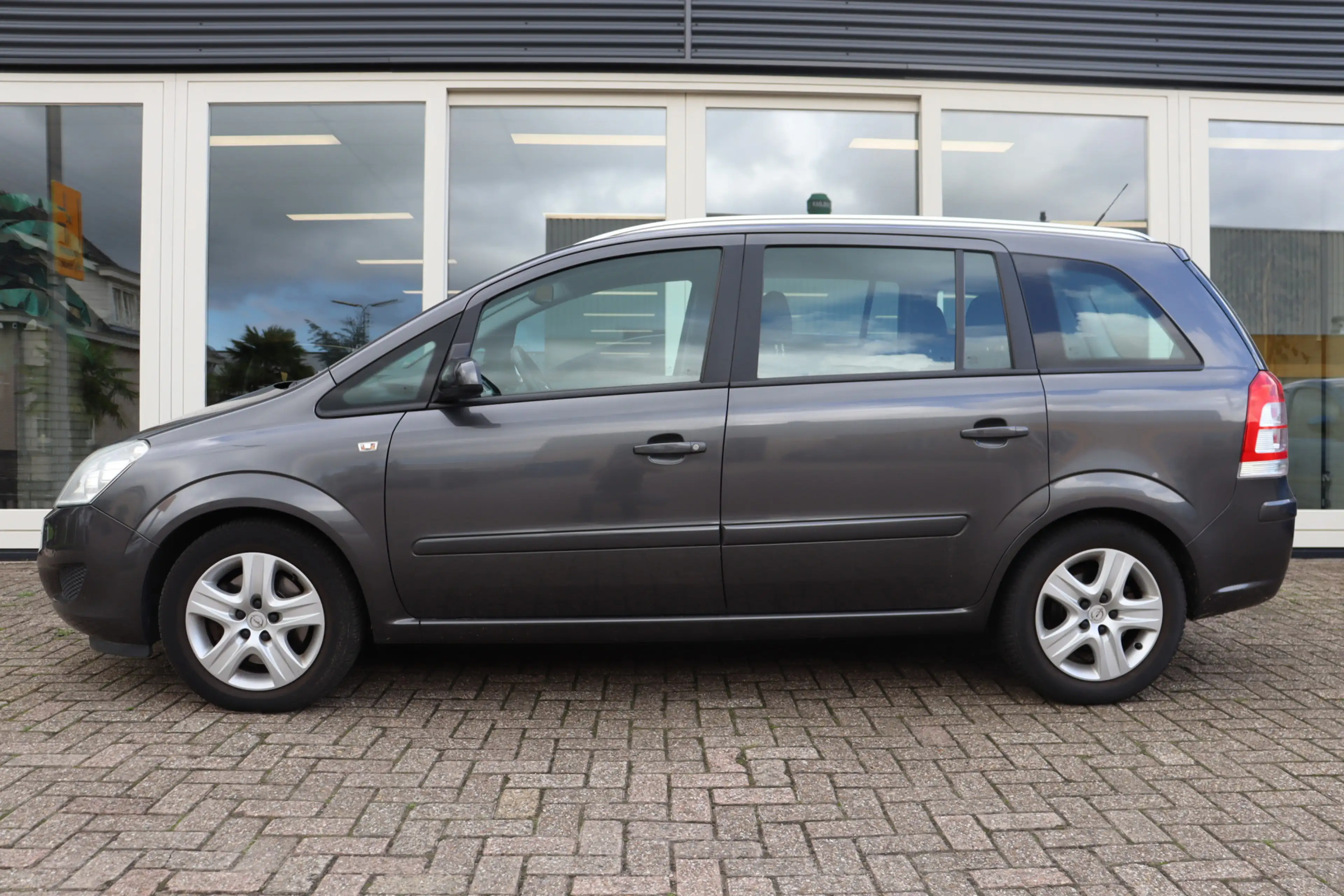 Opel Zafira 2.2 Cosmo, Automaat, Navigatie, Trekhaak, PDC V+A, — photo 8