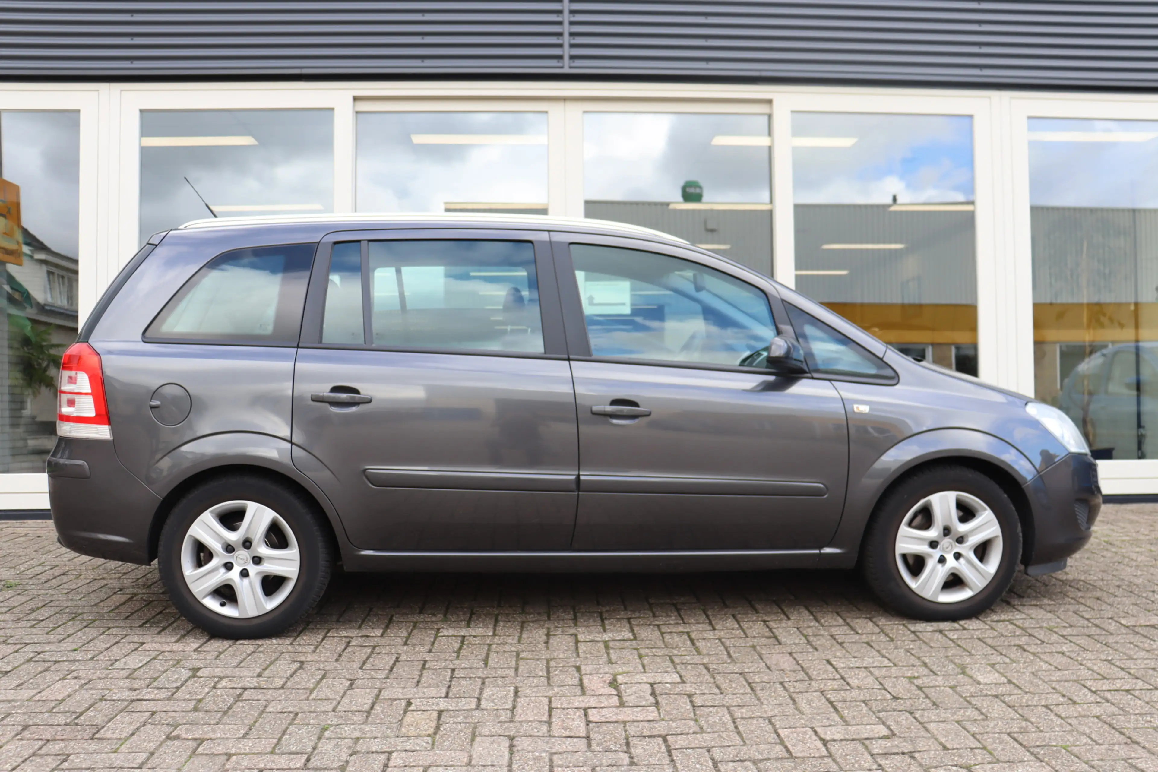 Opel Zafira 2.2 Cosmo, Automaat, Navigatie, Trekhaak, PDC V+A, — photo 4