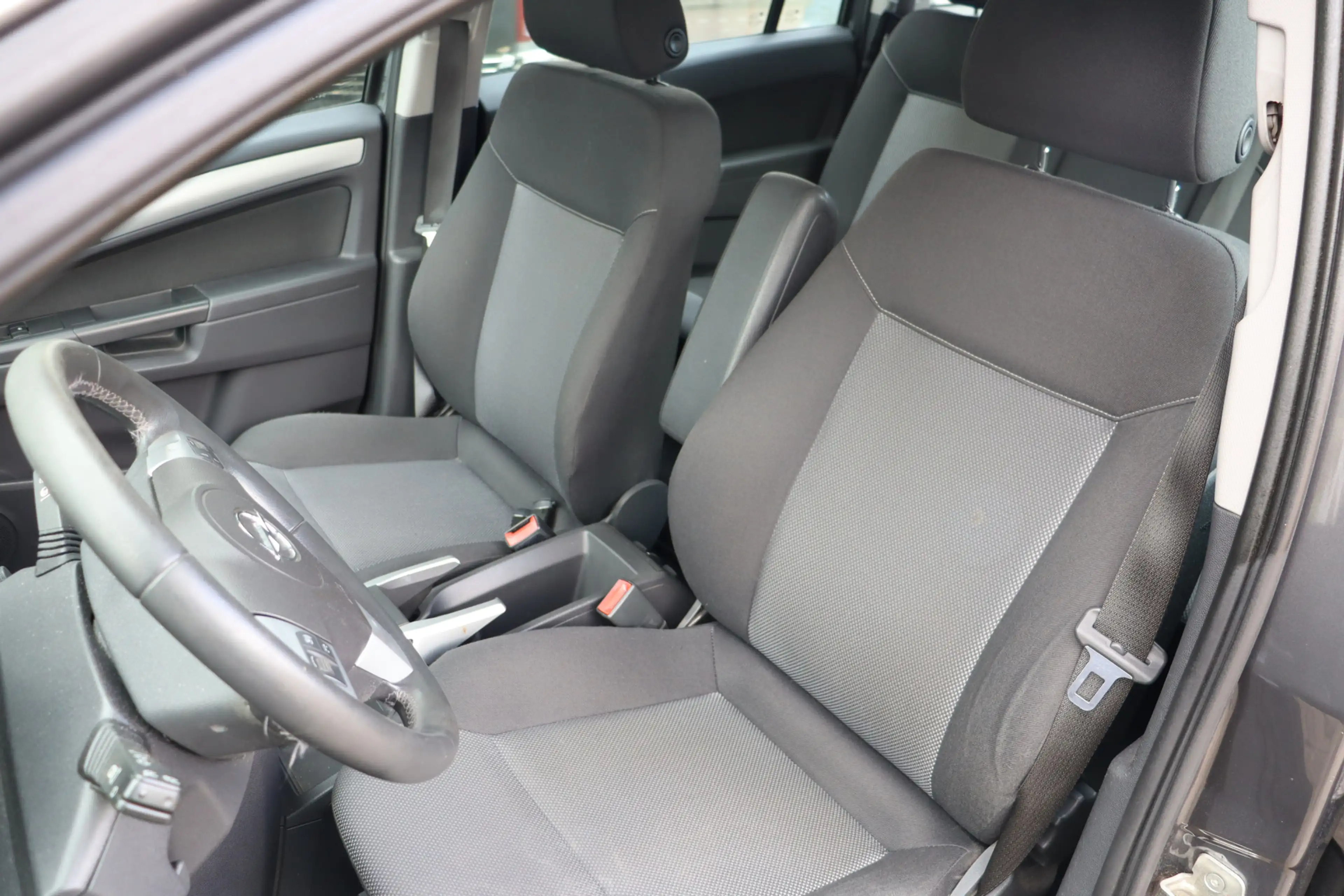 Opel Zafira 2.2 Cosmo, Automaat, Navigatie, Trekhaak, PDC V+A, — photo 12