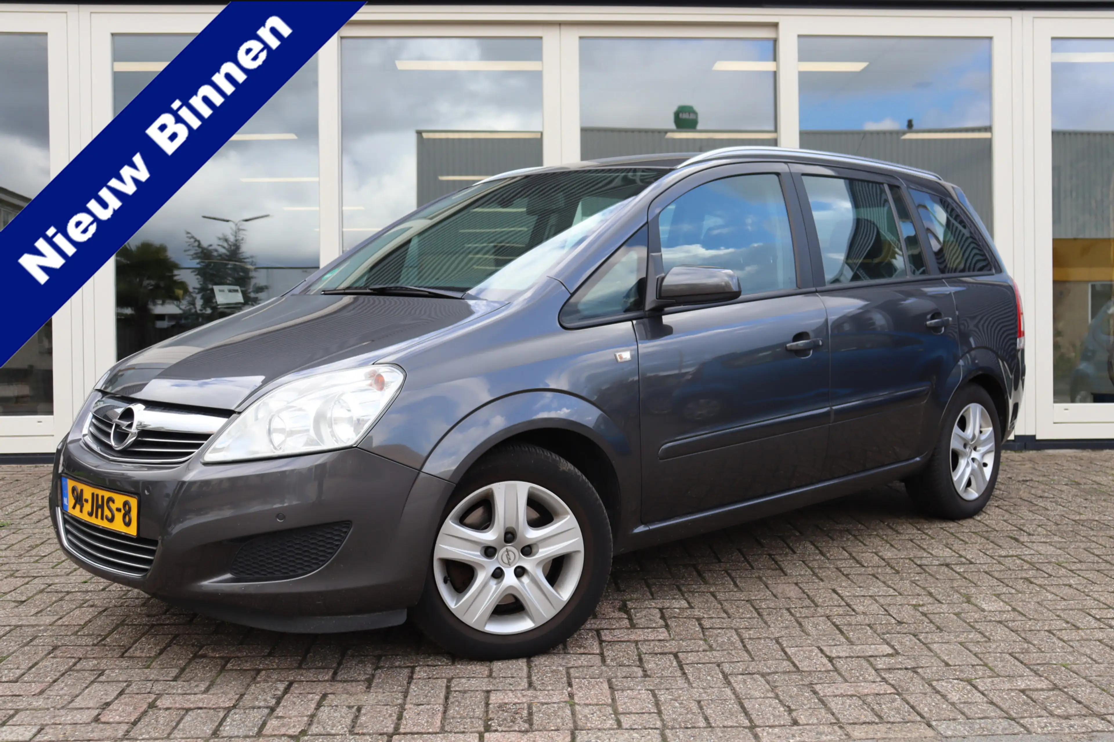 Opel Zafira 2.2 Cosmo, Automaat, Navigatie, Trekhaak, PDC V+A,