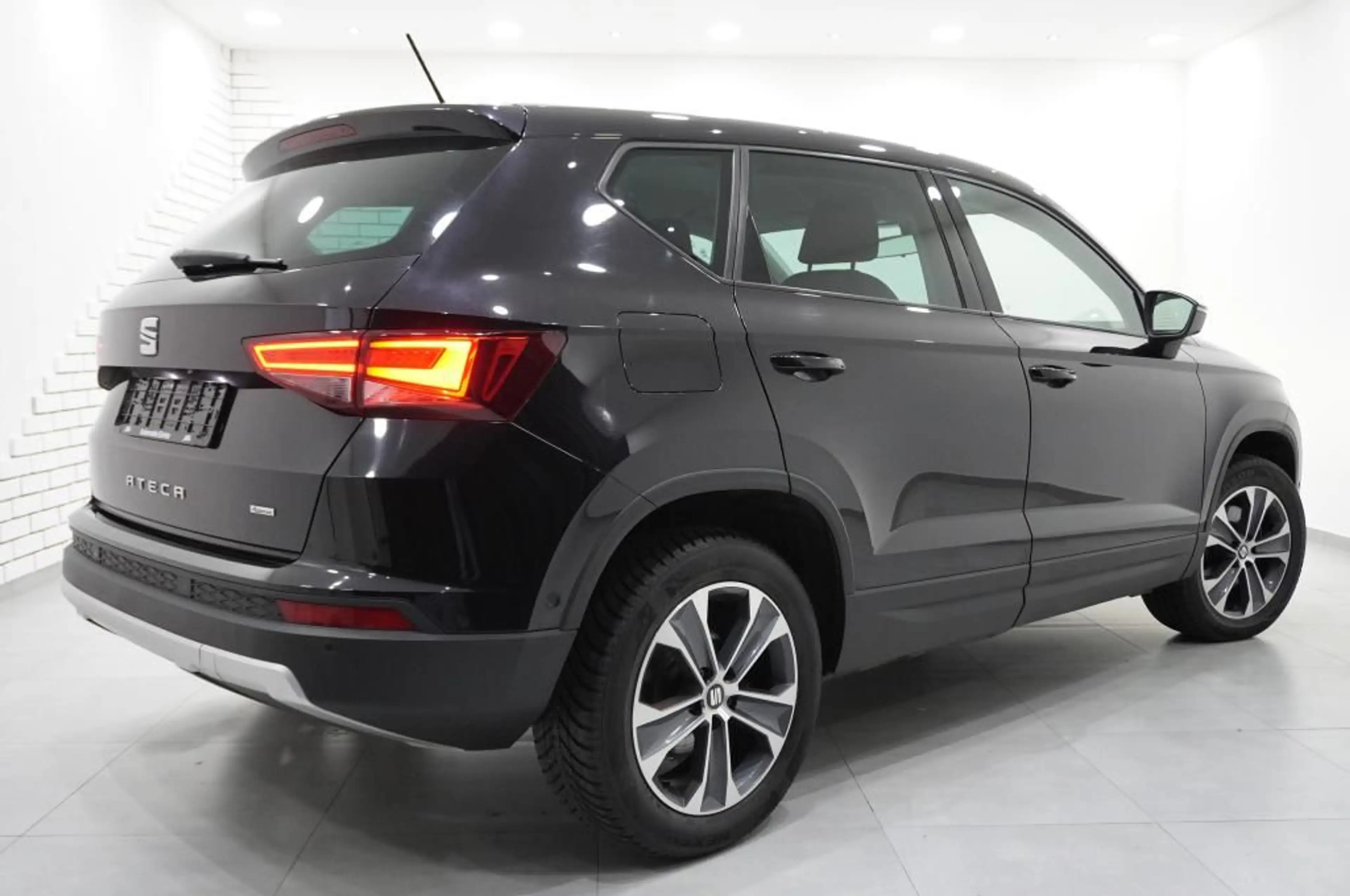 SEAT Ateca 2.0 TDi 4drive Navi/LED/AHK/17Zoll/Shzg/Te — photo 3