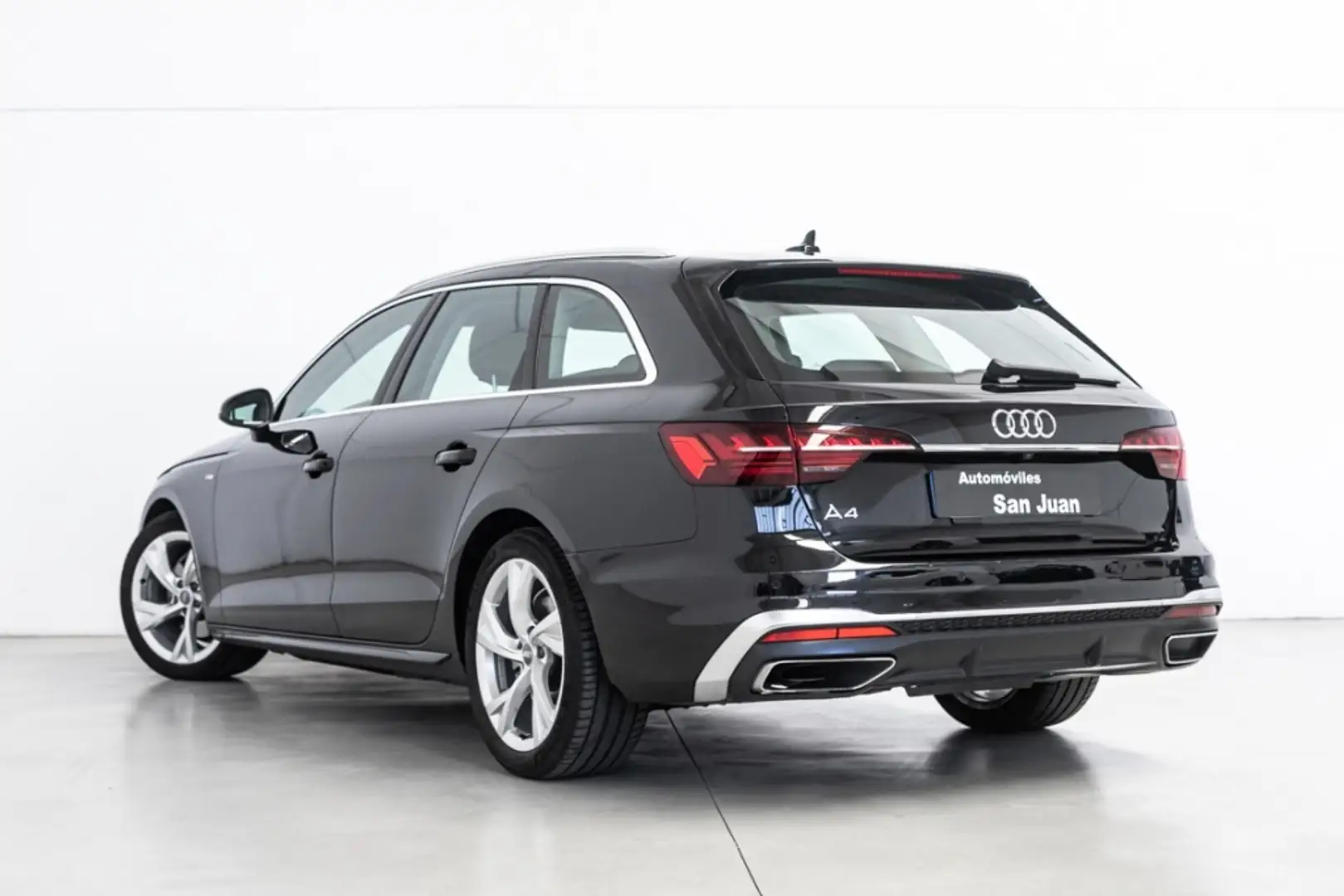 Audi A4 Avant 35 TDI S line S tronic 120kW Negro - 2