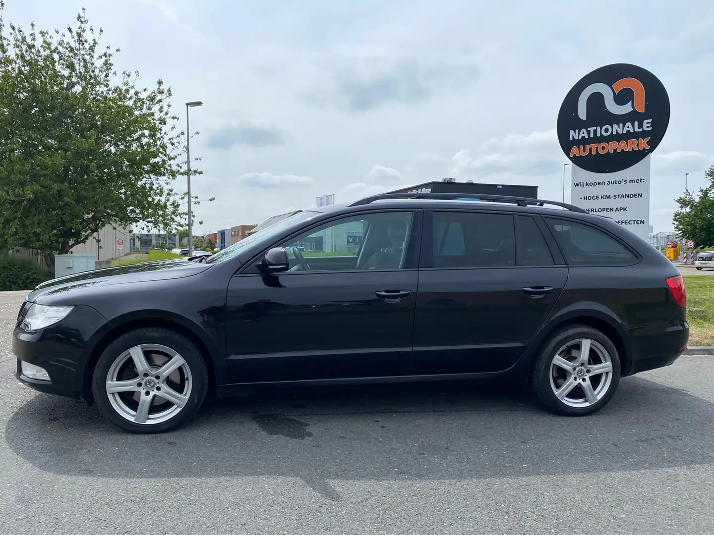 Skoda Superb Combi 1.8 TSI Comfort Business Line* Airco * Expor Чорний - 2