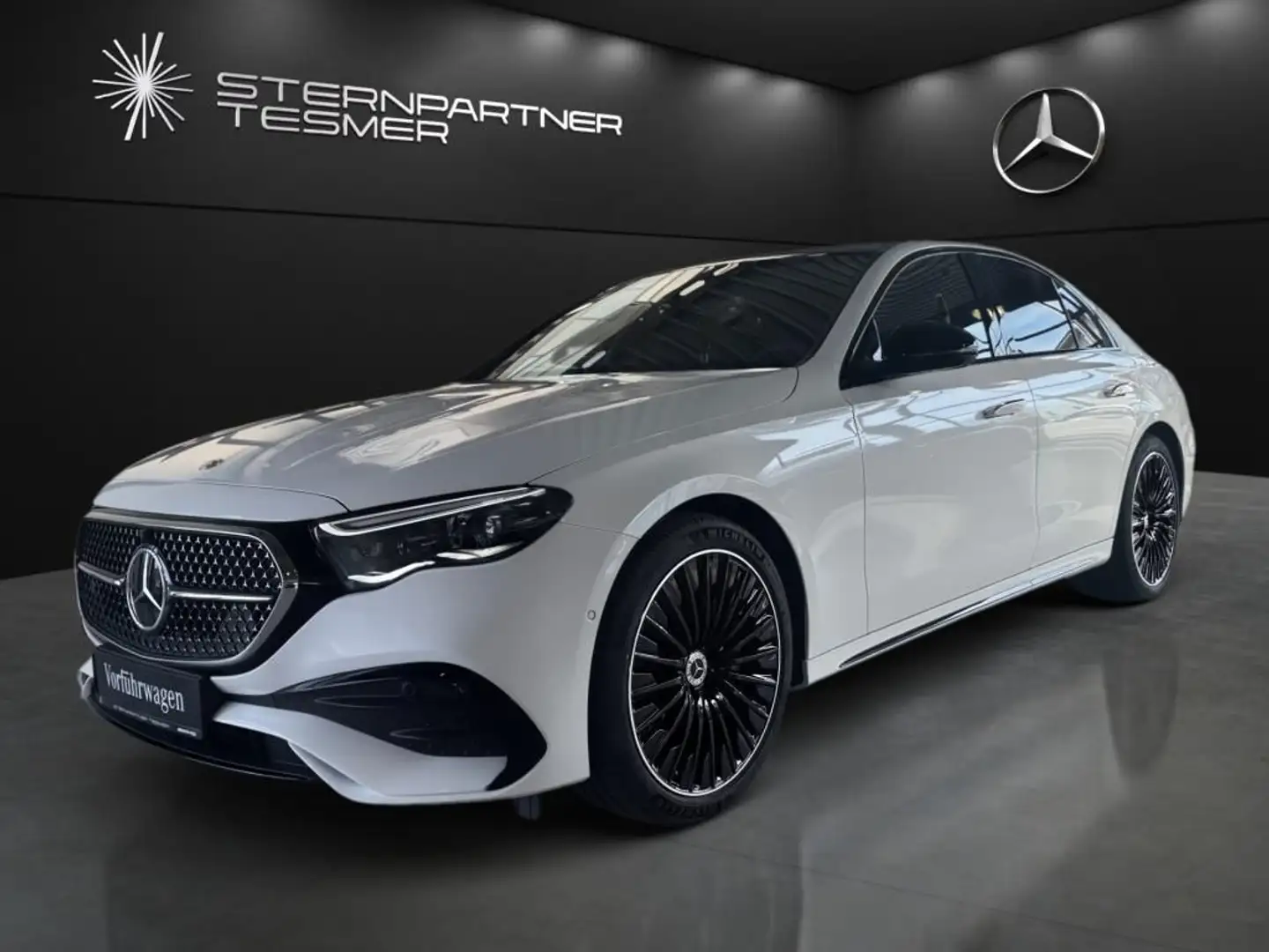 Mercedes-Benz E 300 de AMG PREMIUM+NIGHT+PANO+MEMRY+AHK+KAMERA Bianco - 2